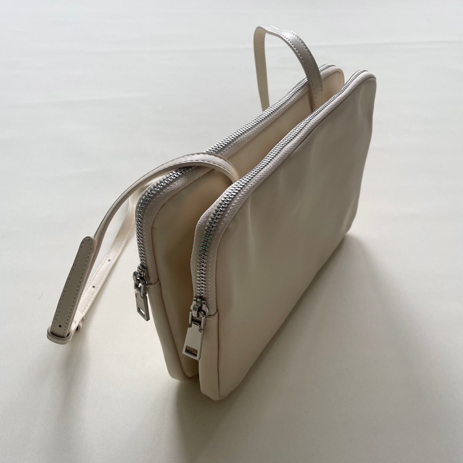 【SAMPLE】square hand bag / ivory