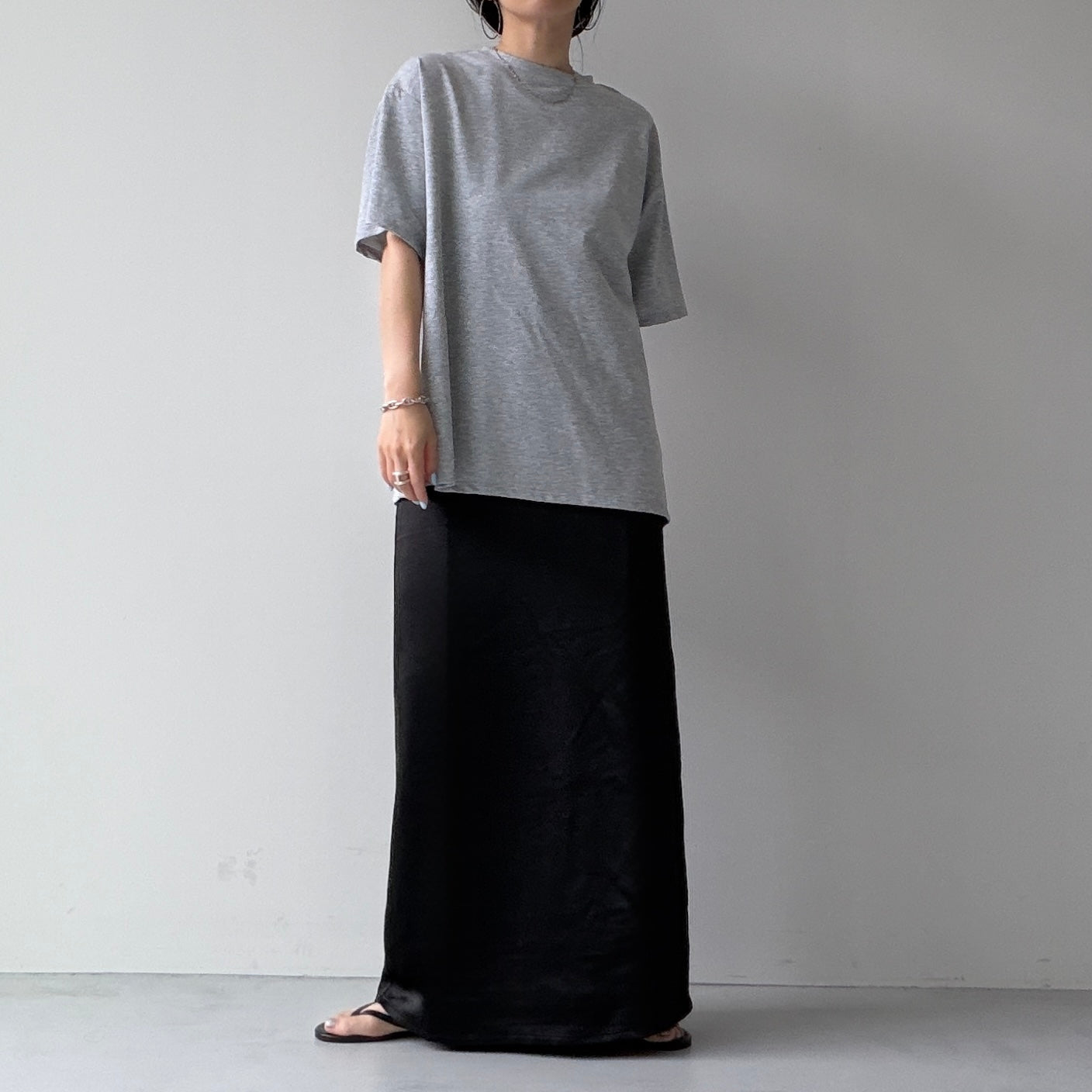 SENBATSU satin skirt / black