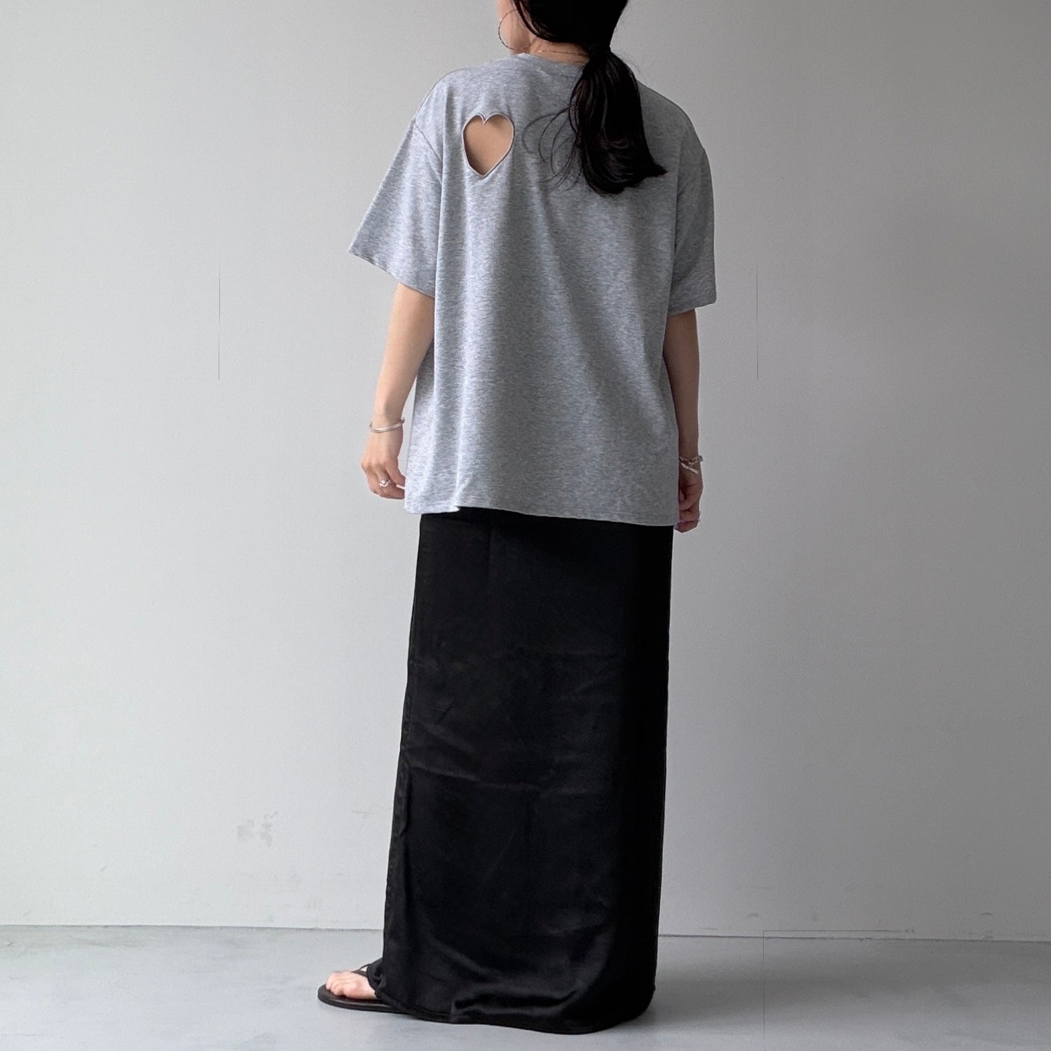 SENBATSU satin skirt / black