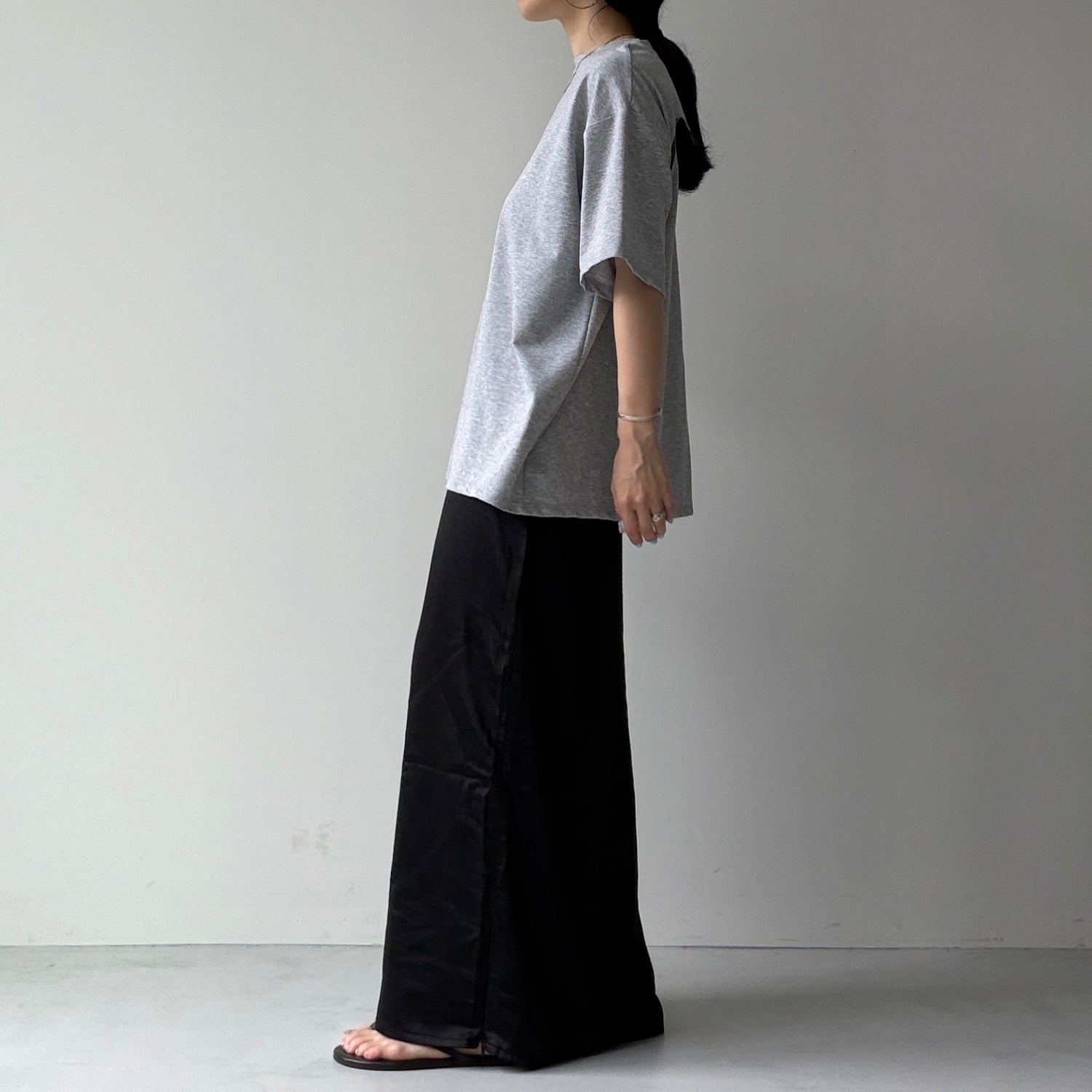 SENBATSU satin skirt / black