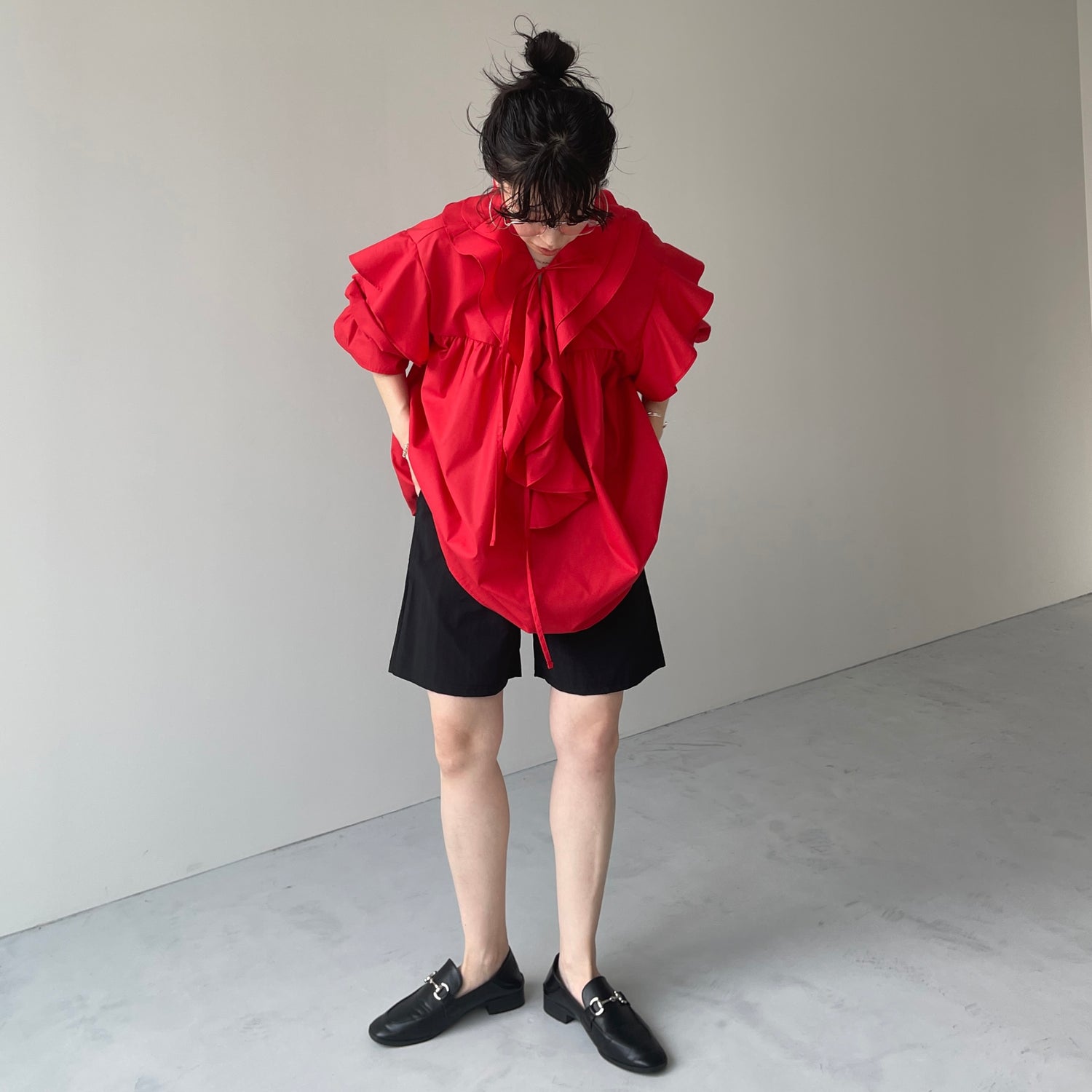 big collar frill blouse / red