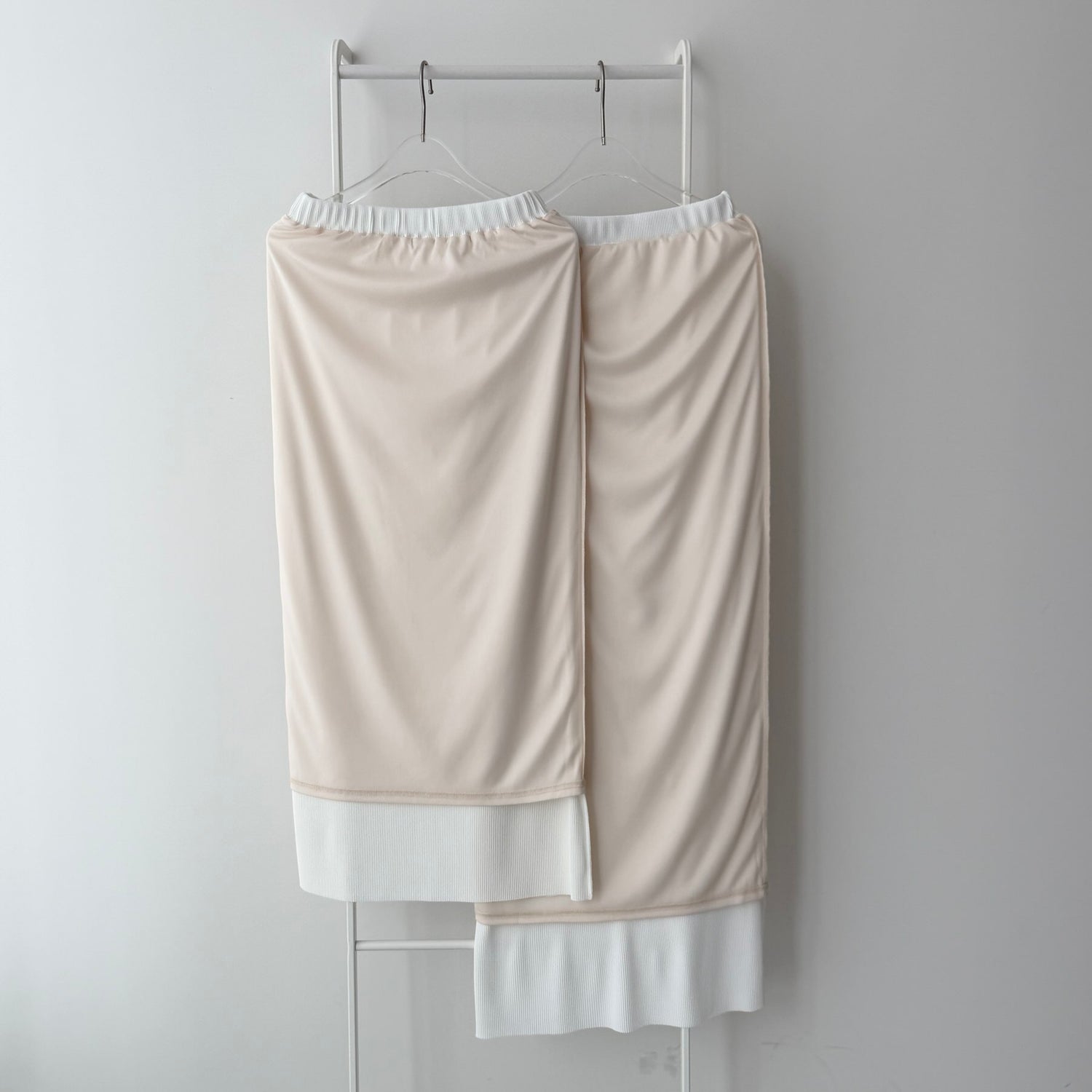daily daily super stretch pleats skirt / white [FREE or LONG]