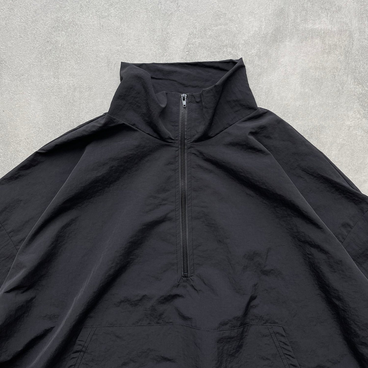 【SAMPLE】over size half zip nylon po / black