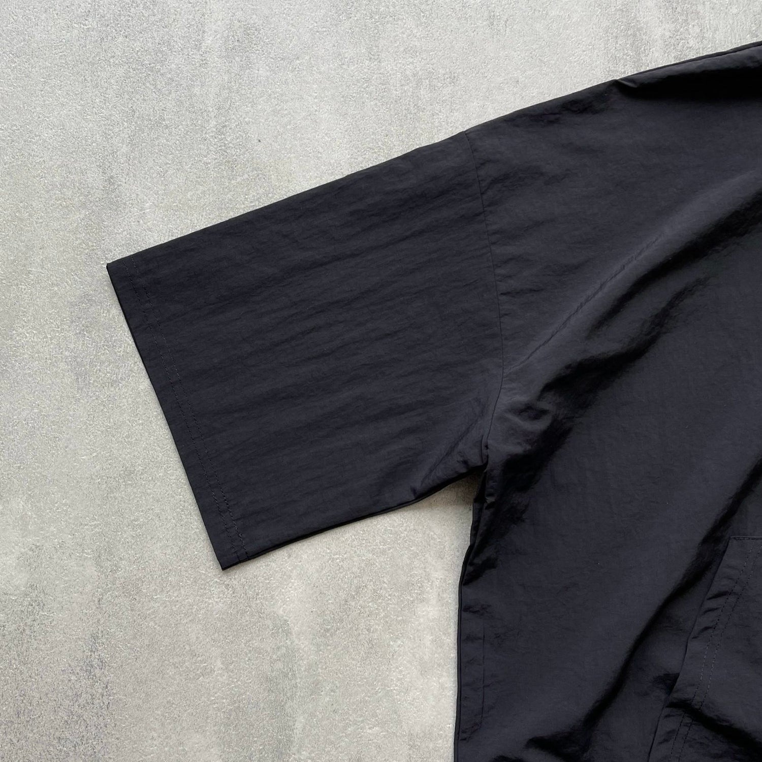 【SAMPLE】over size half zip nylon po / black