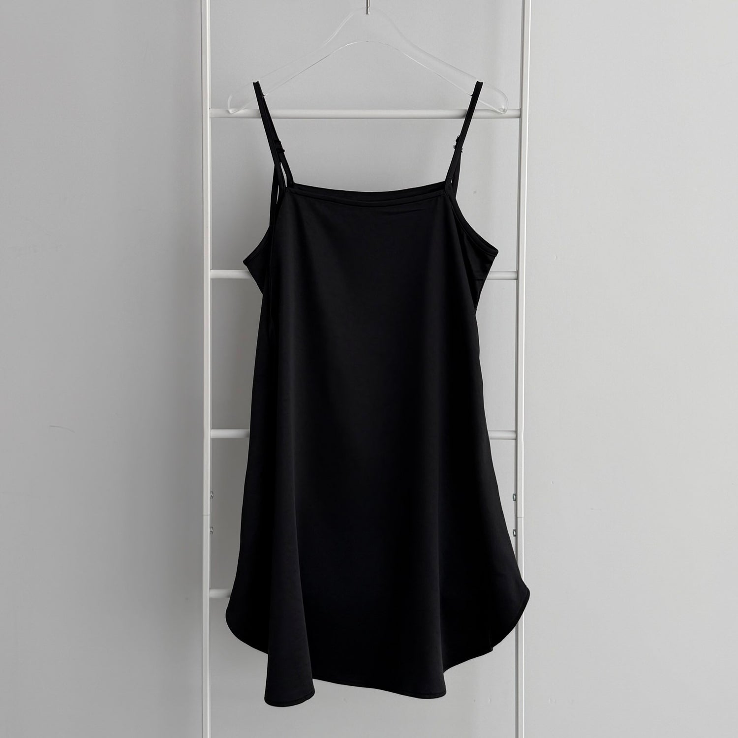 CHIRARISM satin camisole / black