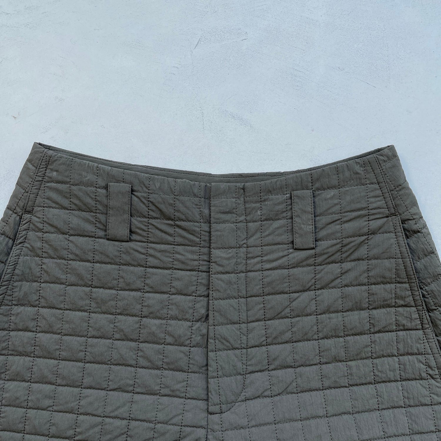 【SAMPLE】quilting curve pants / olive