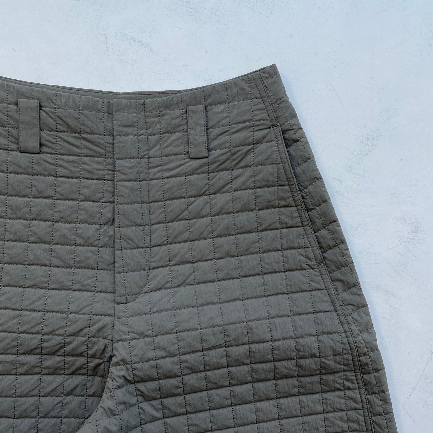 【SAMPLE】quilting curve pants / olive