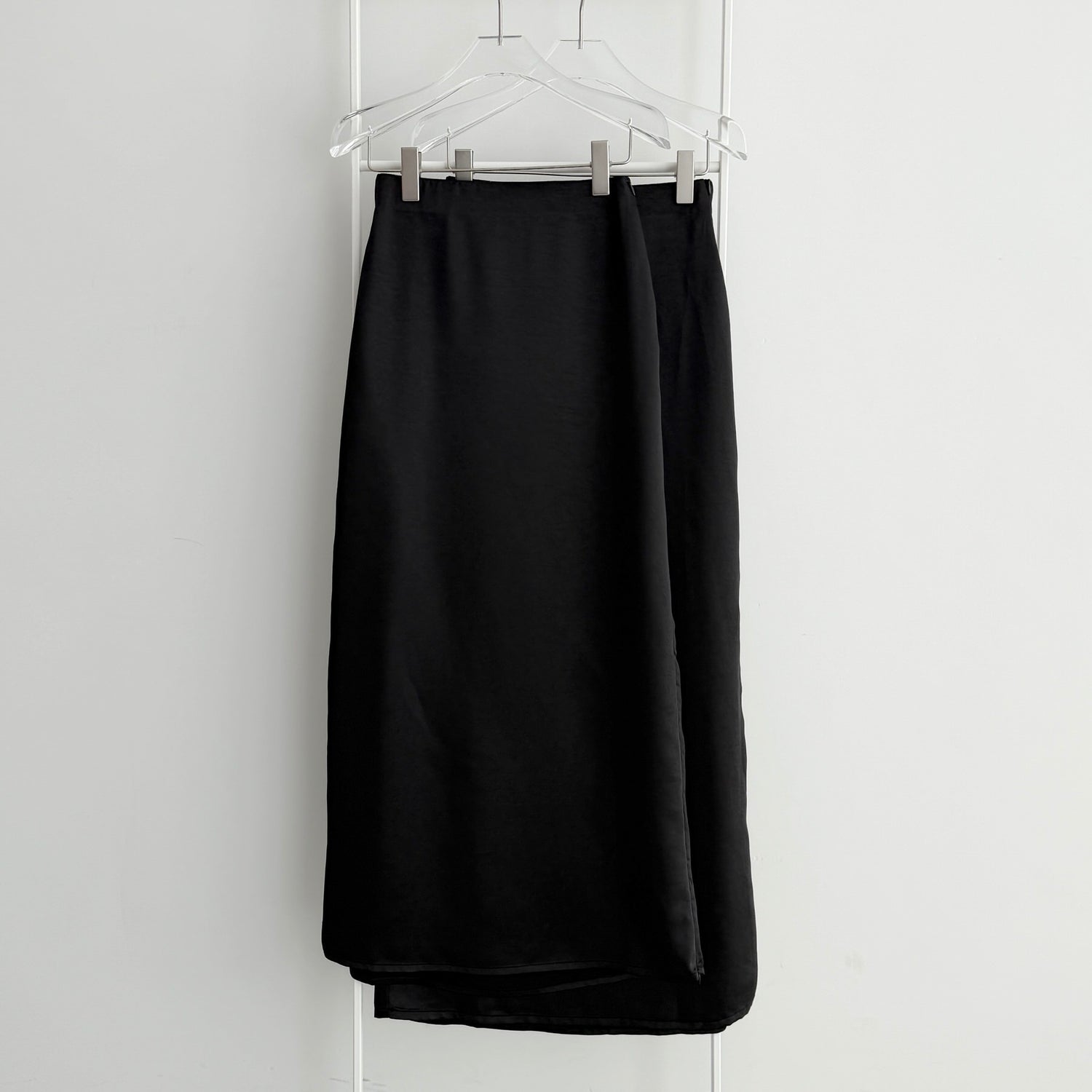 SENBATSU satin skirt / white