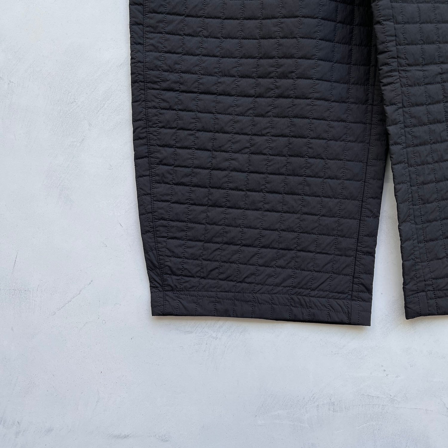 【SAMPLE】quilting curve pants / black