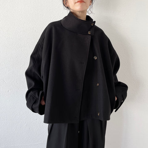 smooth touch stand neck short coat / black