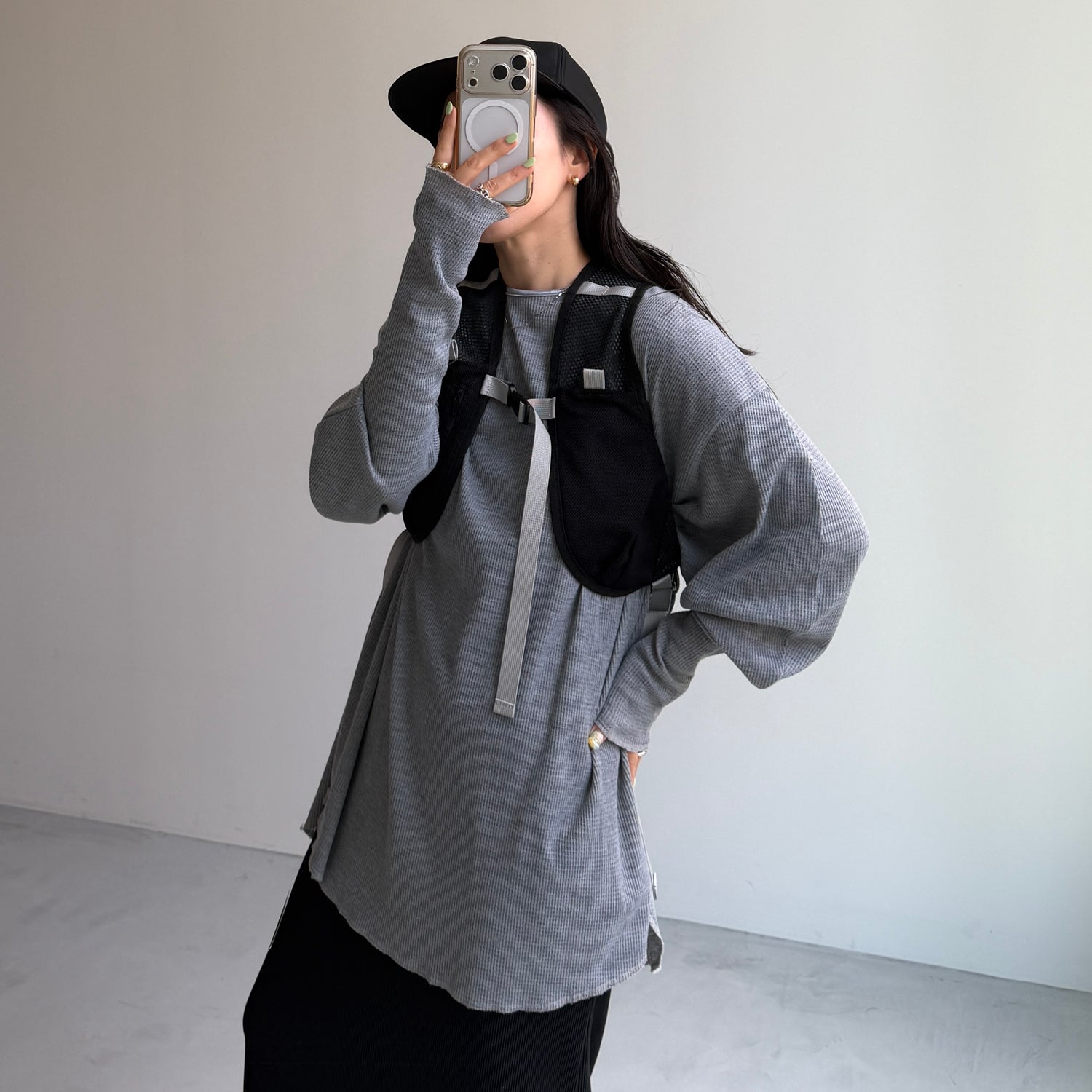 WAFFLE NAGASODE CHIRARISM / gray