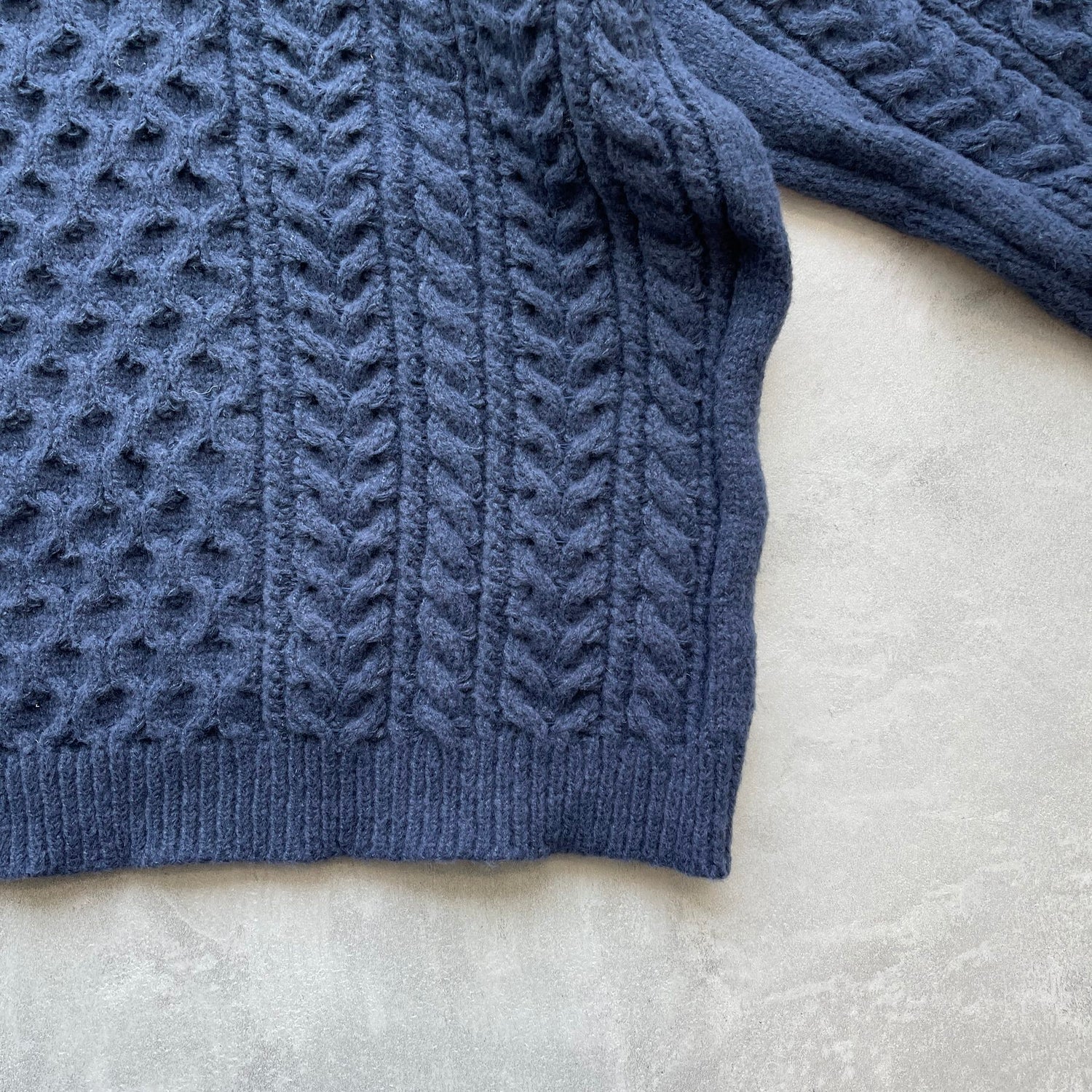 【SAMPLE】basic cable knit / navy