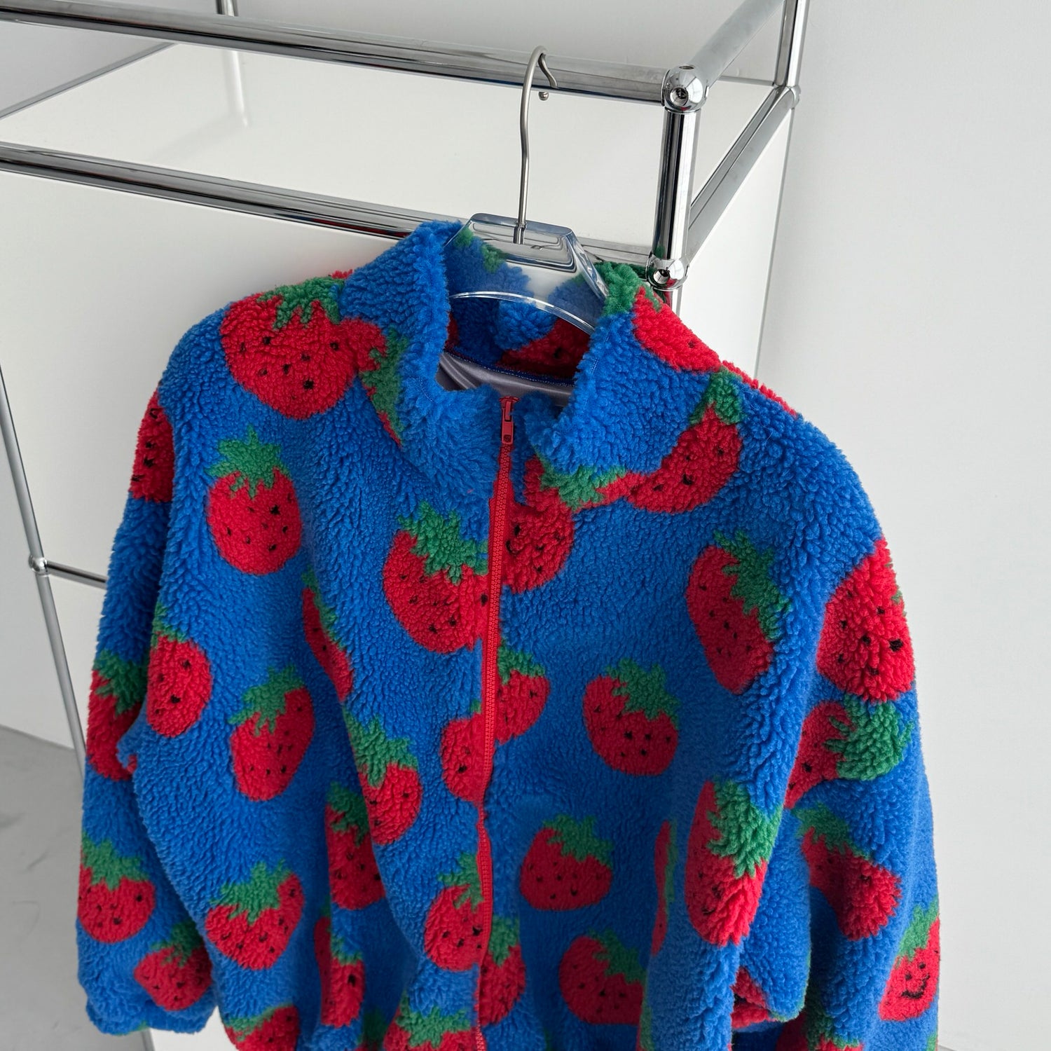 STRAWBERRY BOA JACKET / blue