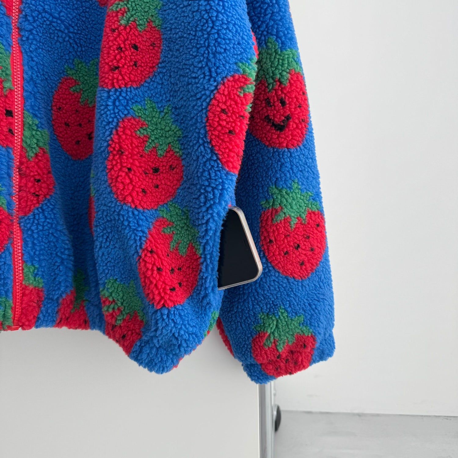 STRAWBERRY BOA JACKET / blue