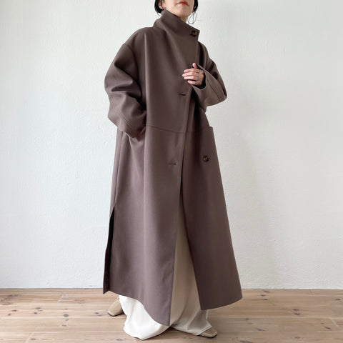 smooth touch stand neck long coat / moca
