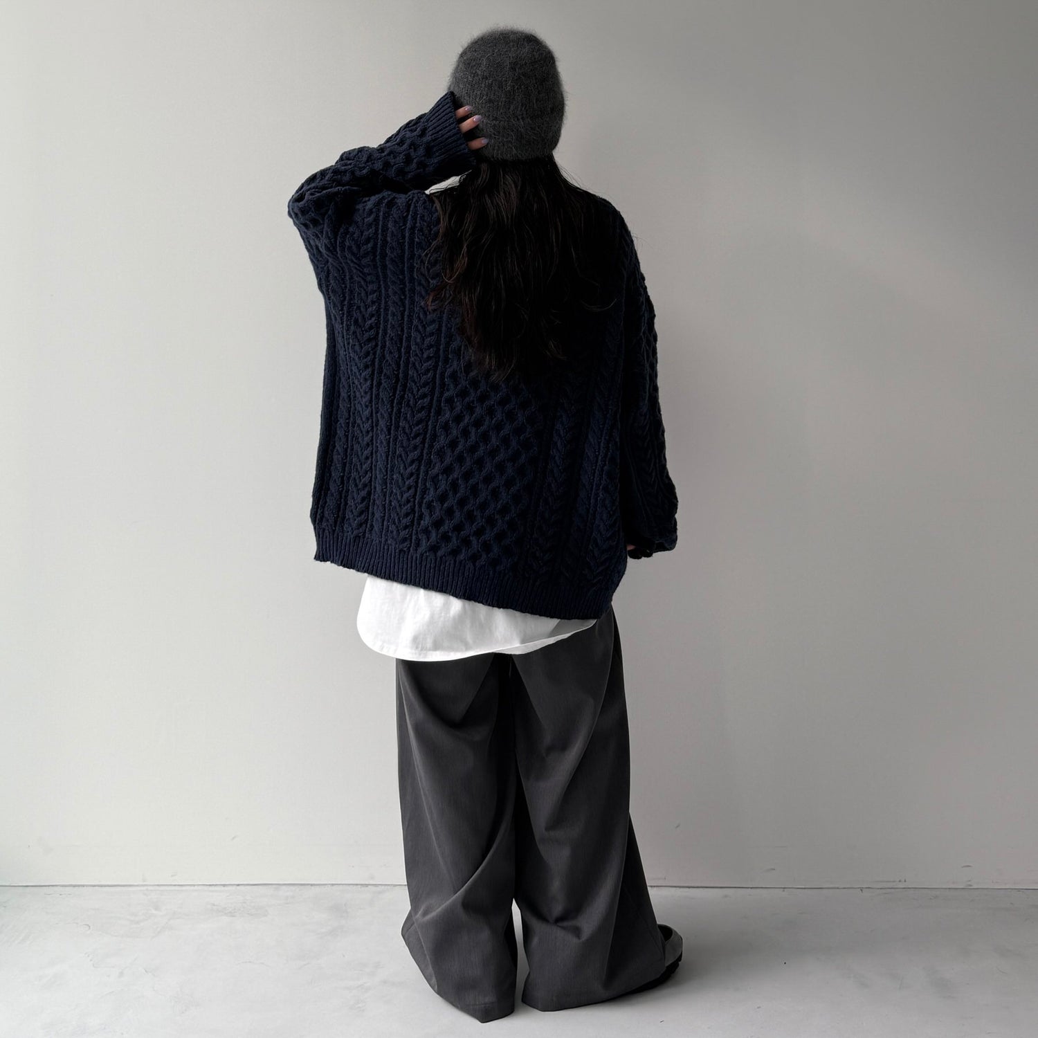 holiday cable knit / navy