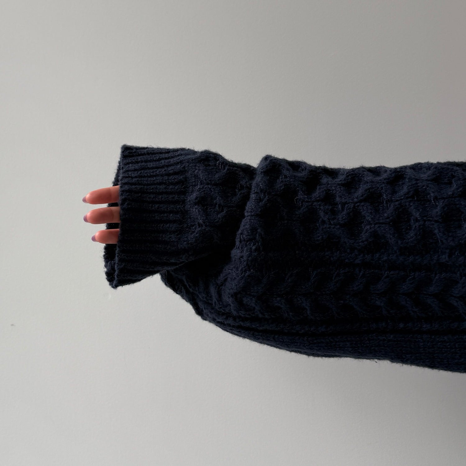holiday cable knit / navy