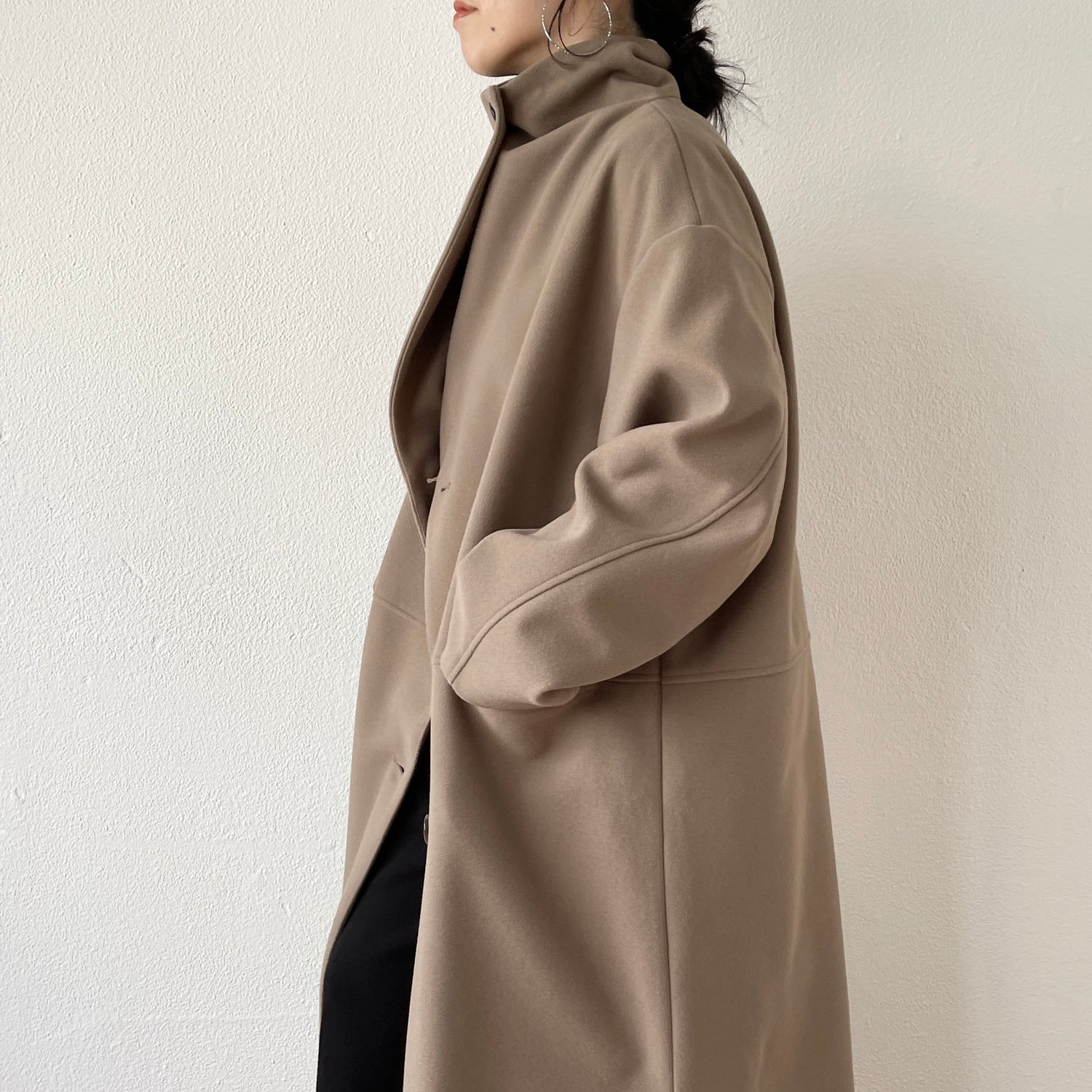 smooth touch stand neck long coat / beige | wee9s | ウィークス