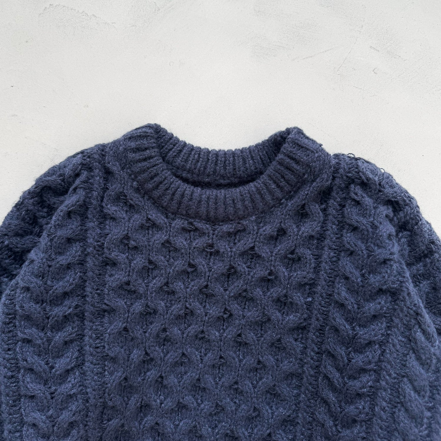 holiday cable knit / navy