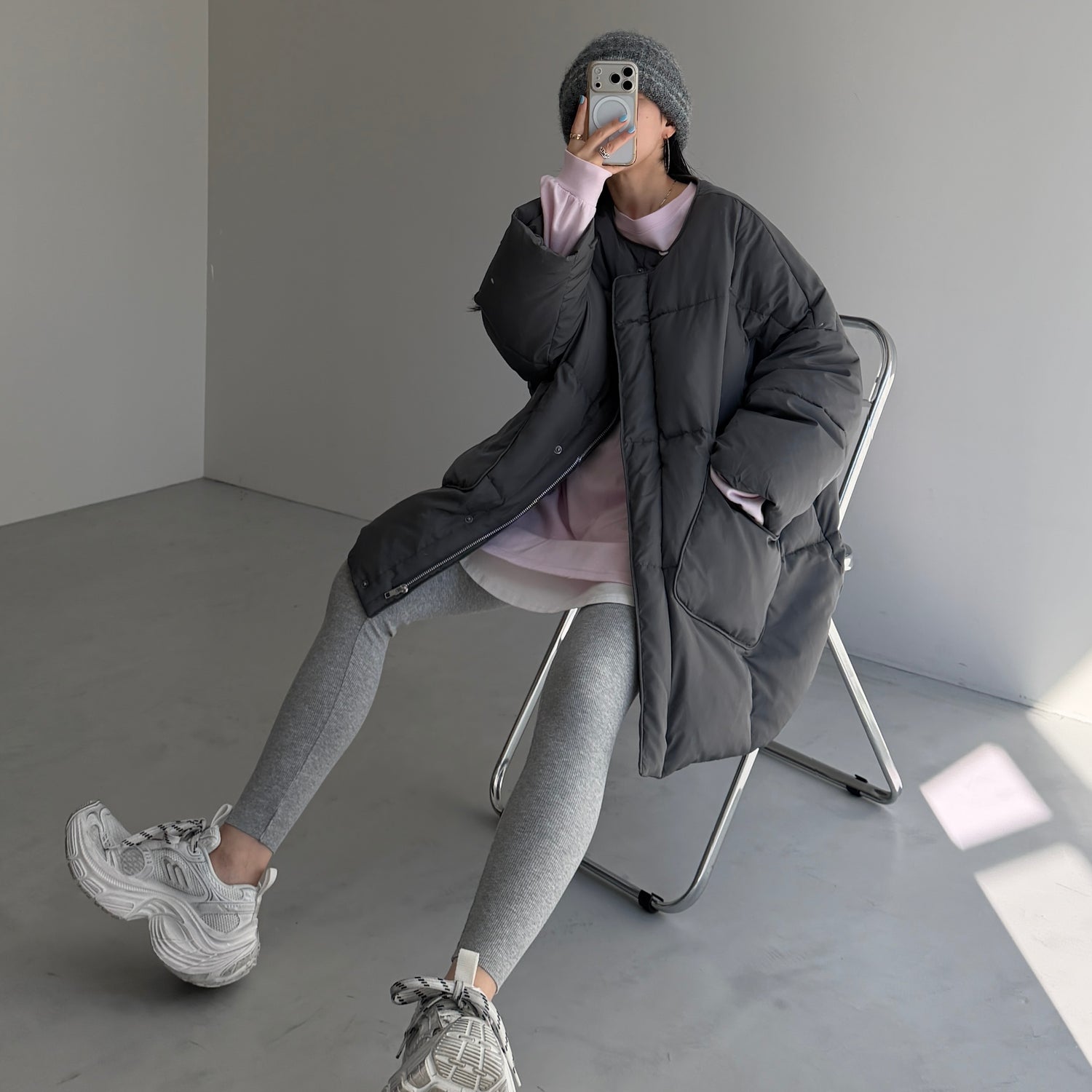 perfect silhouette nakawata down / charcoal gray
