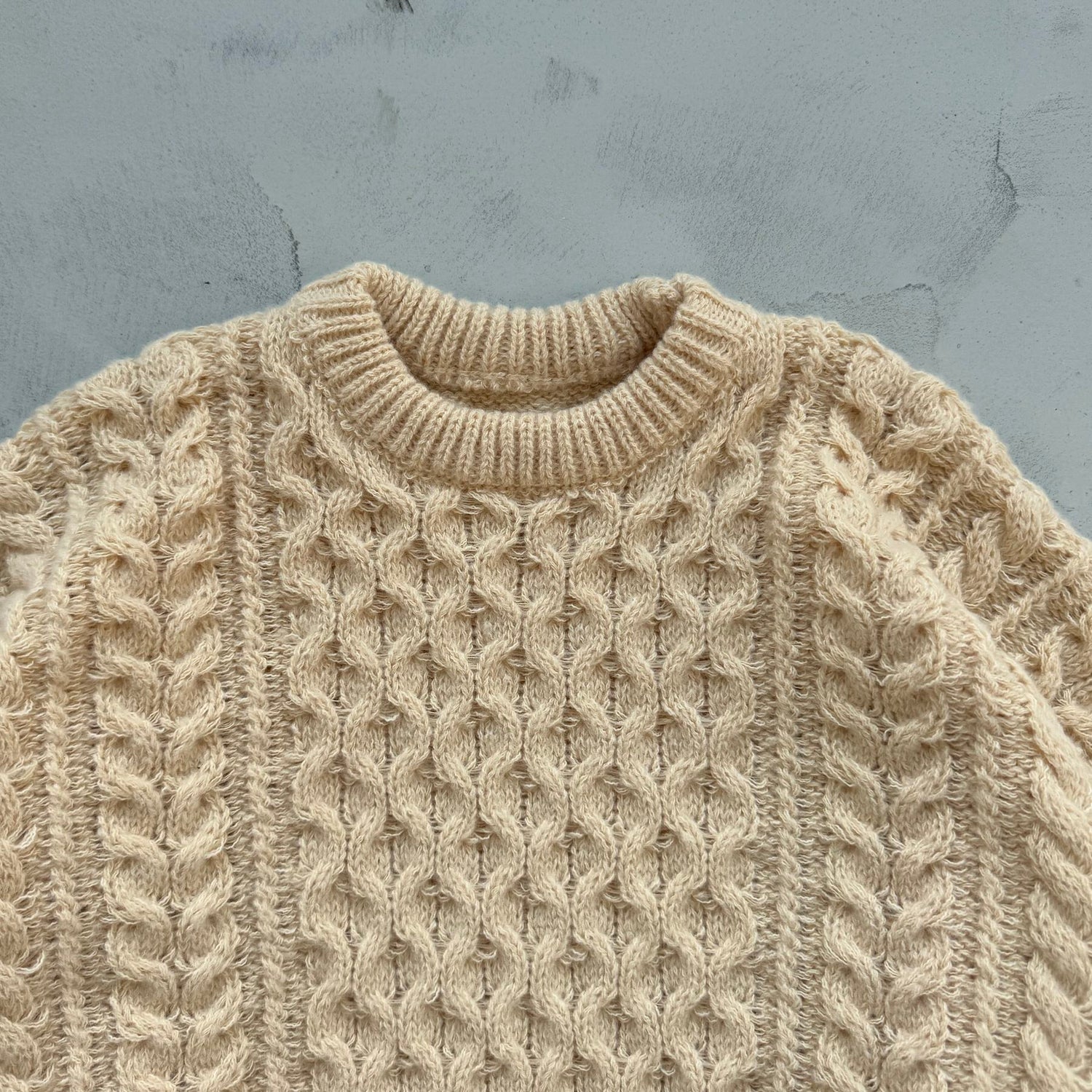 holiday cable knit / beige