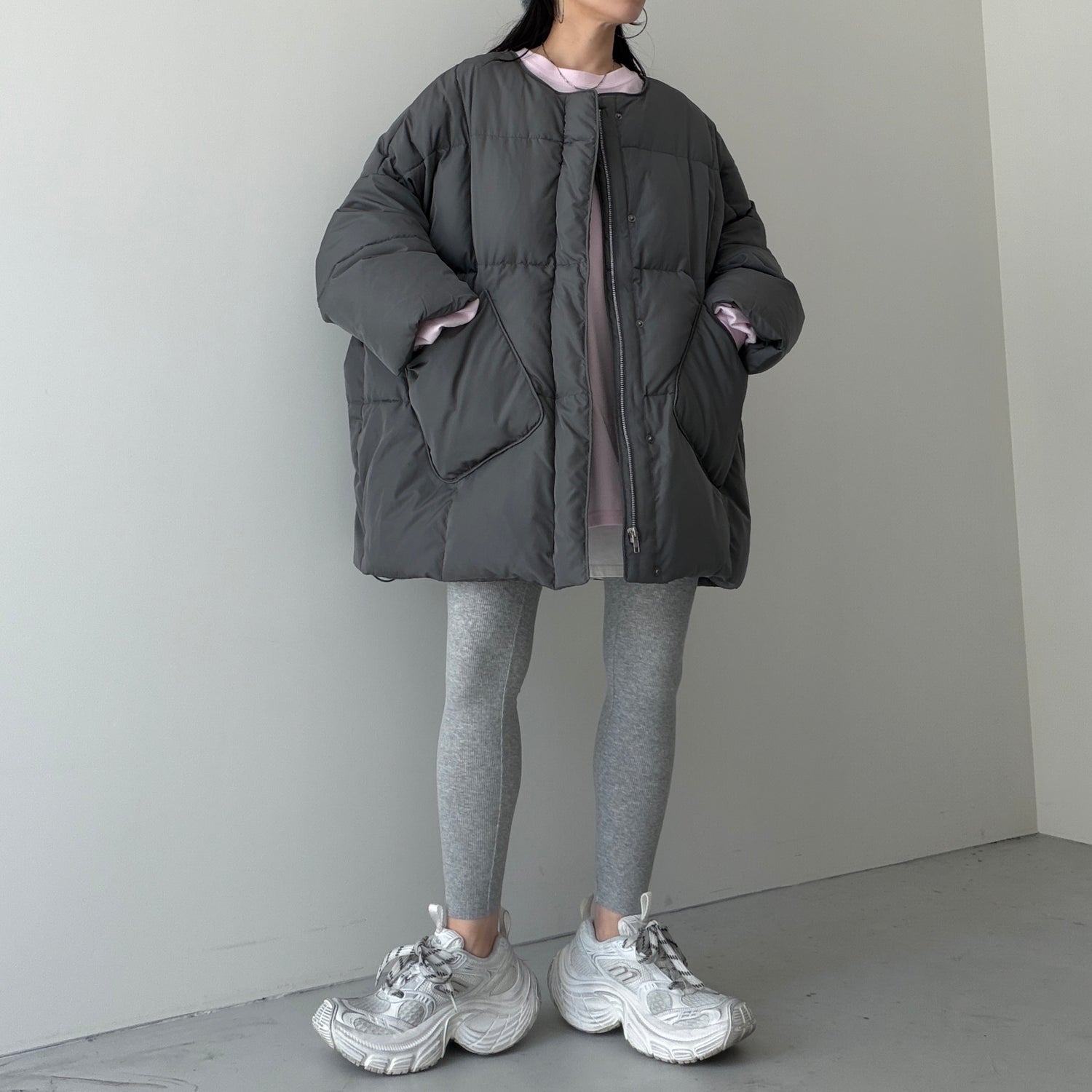 perfect silhouette nakawata down / charcoal gray