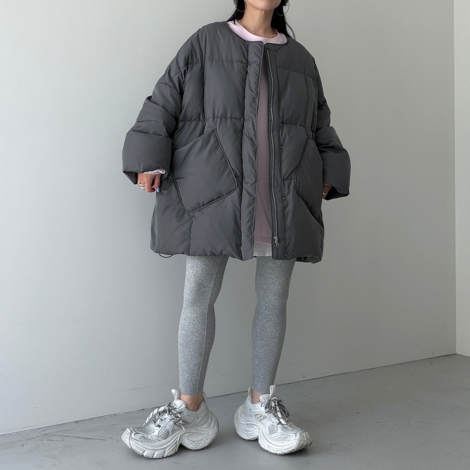 perfect silhouette nakawata down / charcoal gray