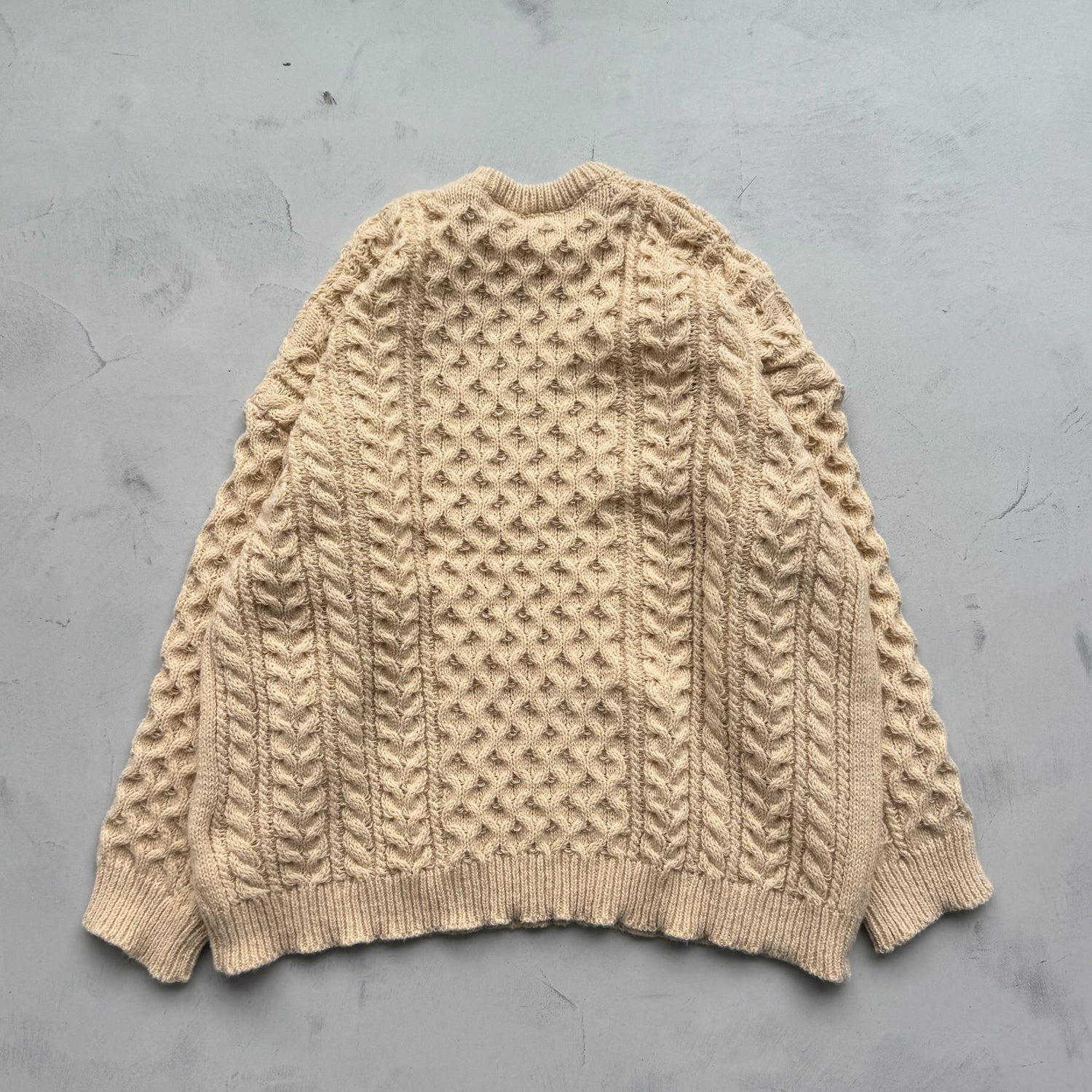 holiday cable knit / beige