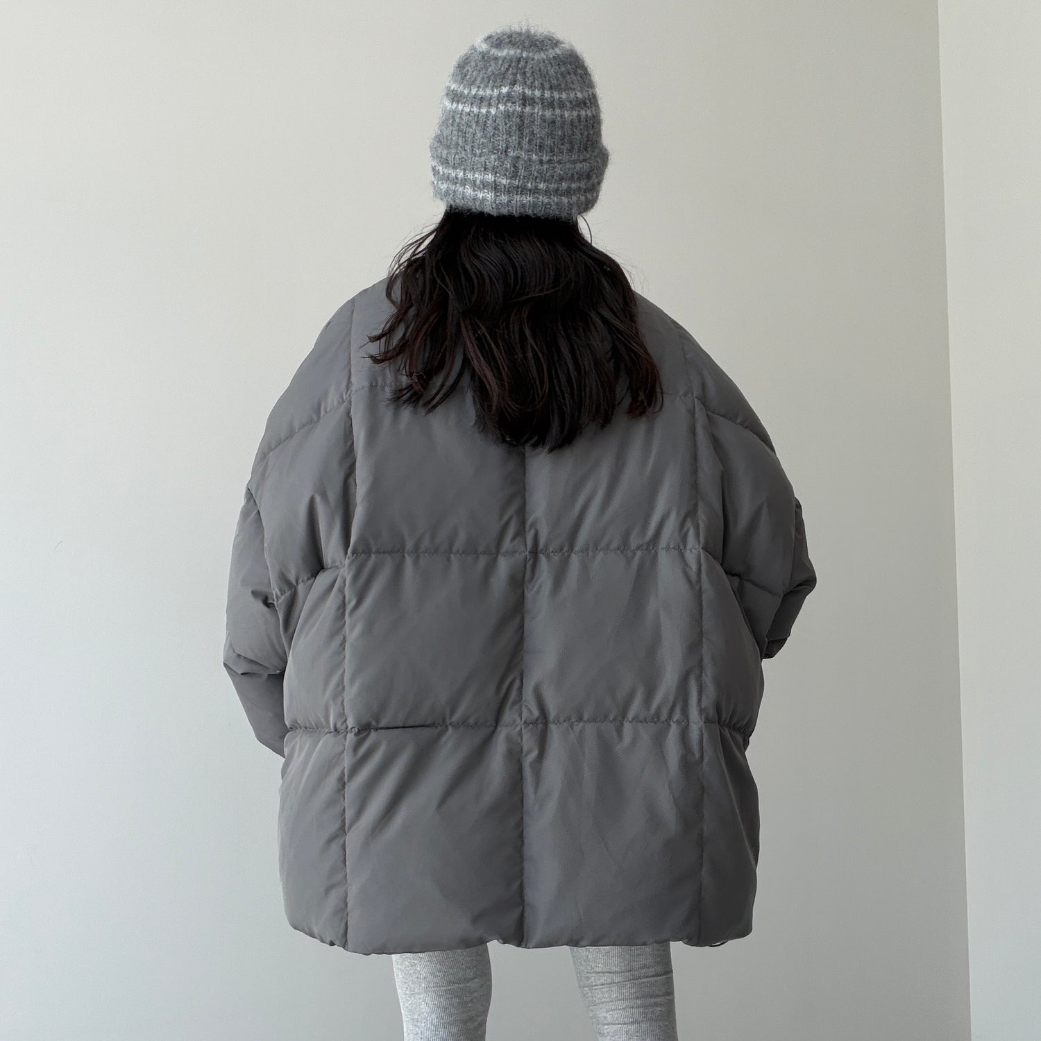 perfect silhouette nakawata down / charcoal gray