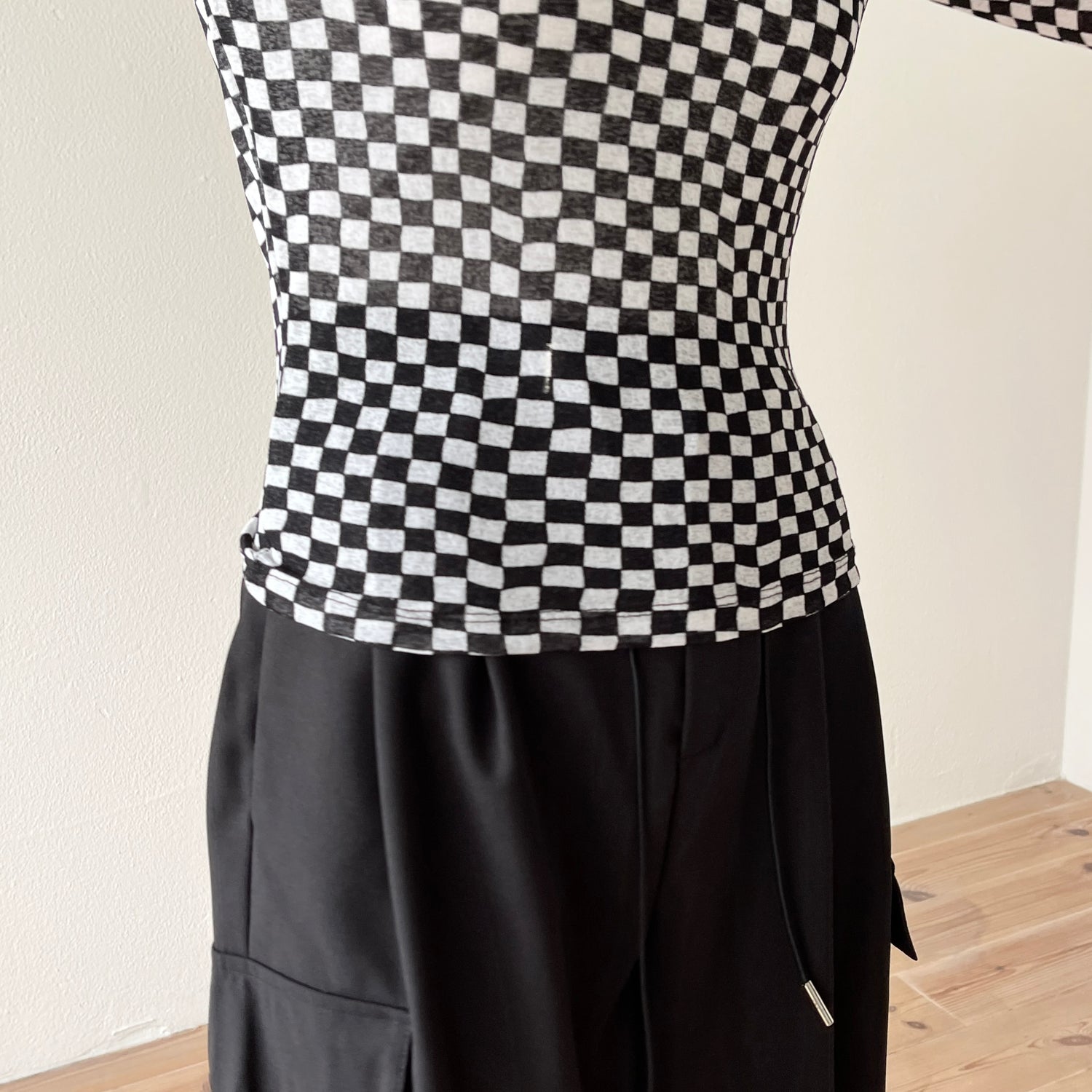 checker sheer tops / black