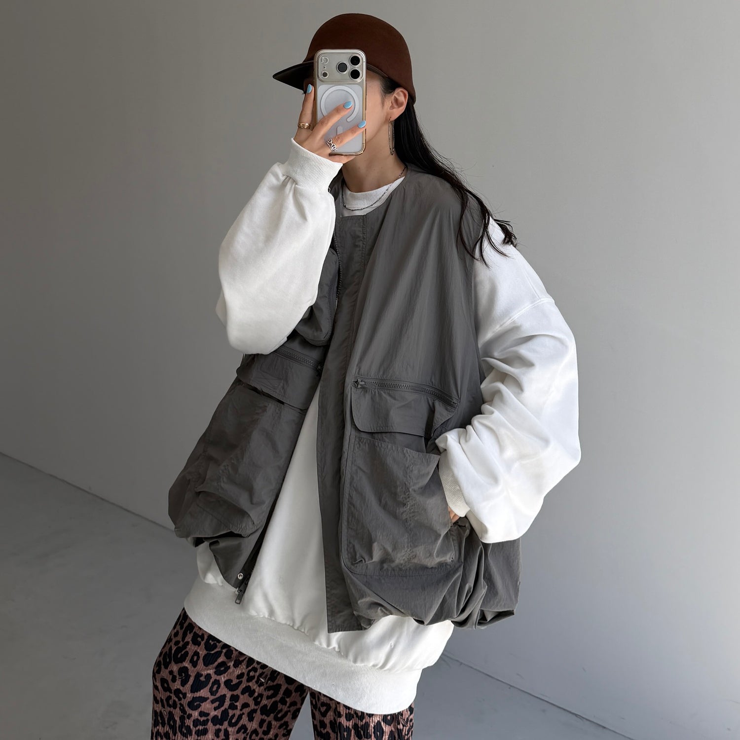 URAKE OSUMITSUKI sweat / white