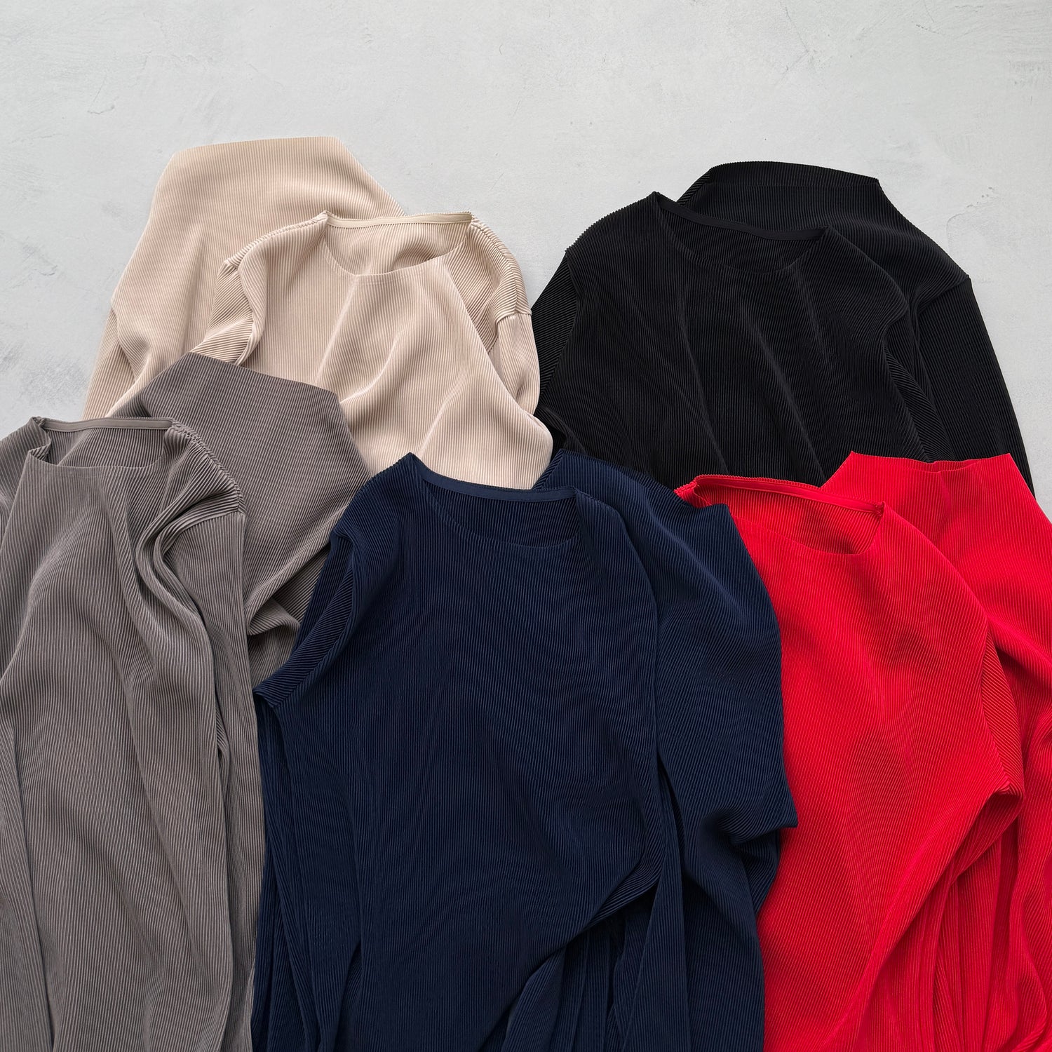 daily daily super stretch pleats tops / navy [プチハイ or クルーネック]