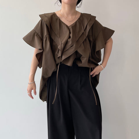 big collar frill half blouse / brown