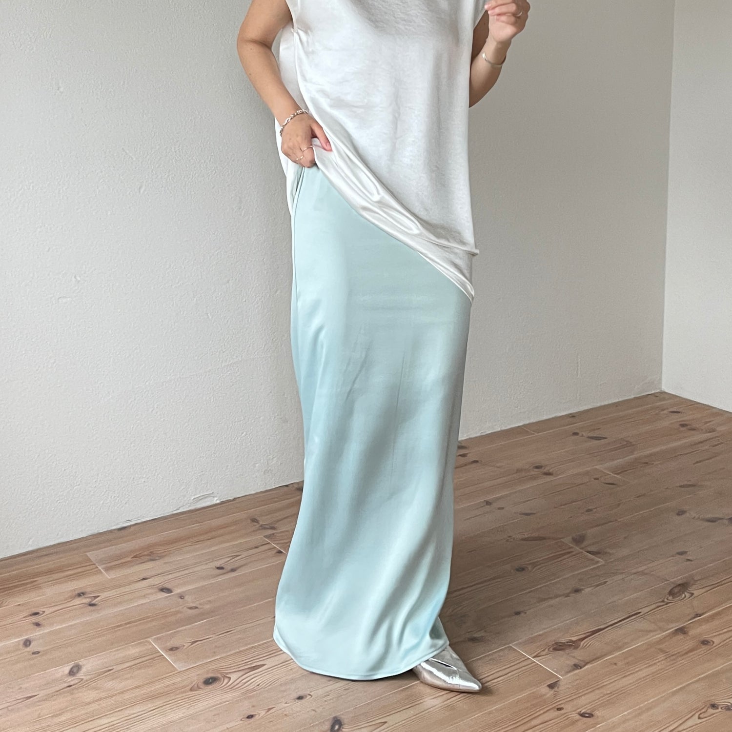 style up relax satin mermaid skirt / sky blue[ long ]