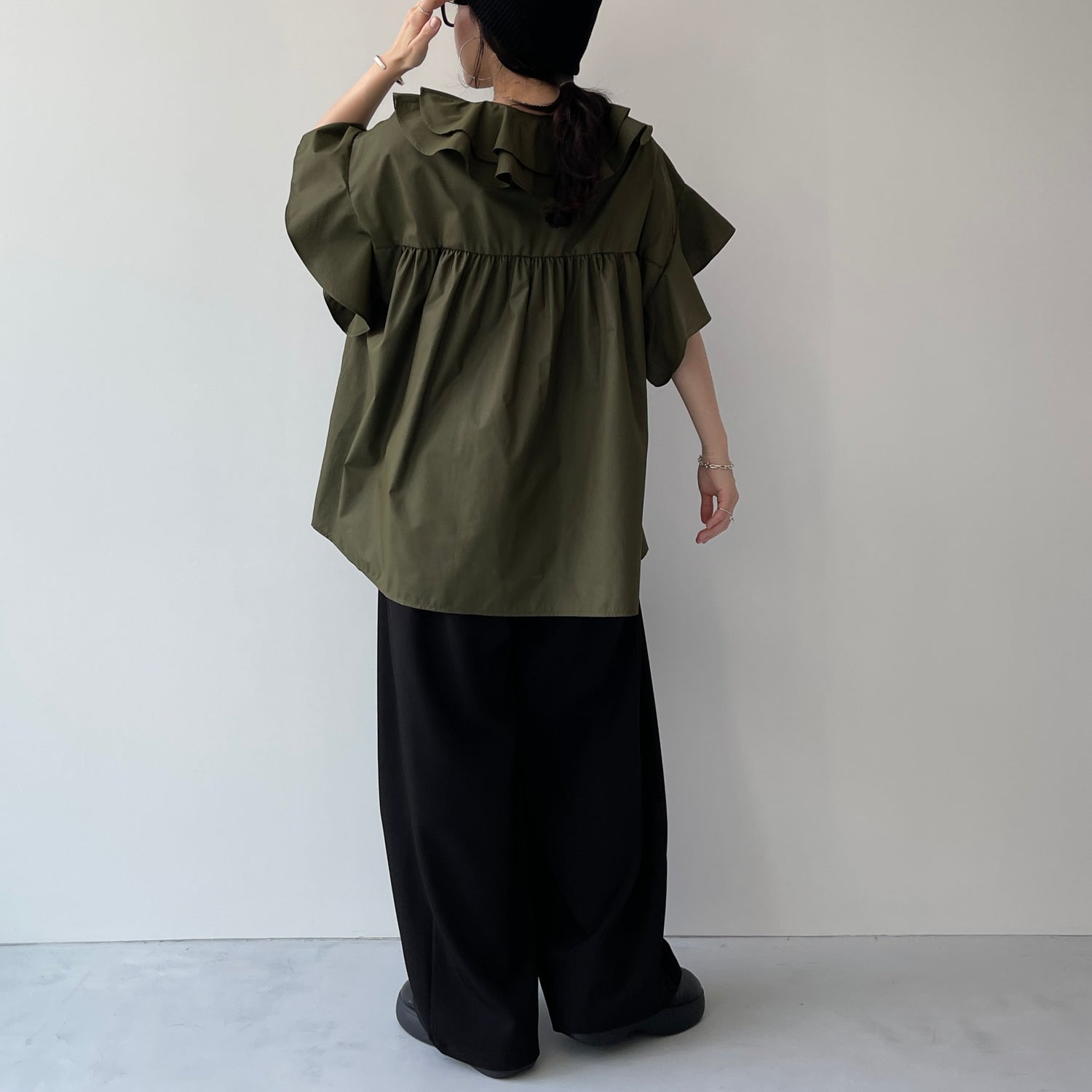 big collar frill half blouse / khaki