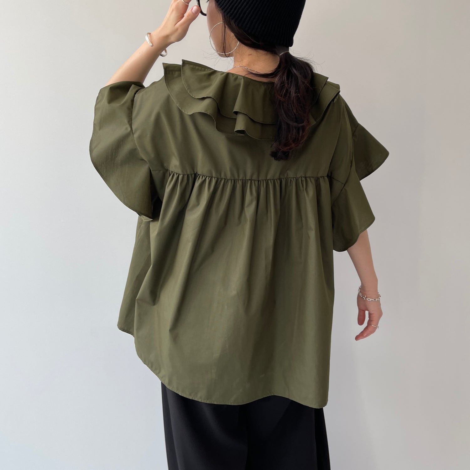 big collar frill half blouse / khaki