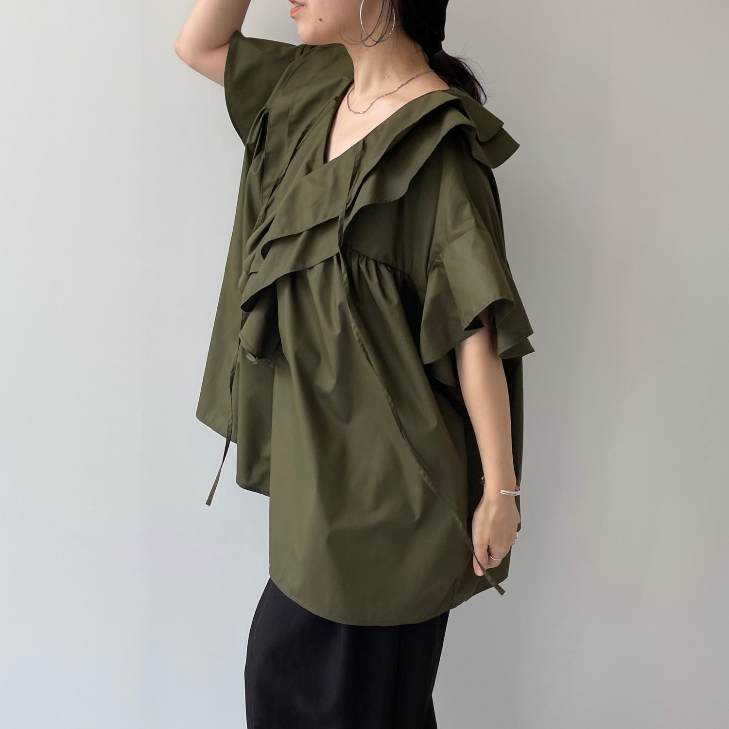 big collar frill half blouse / khaki