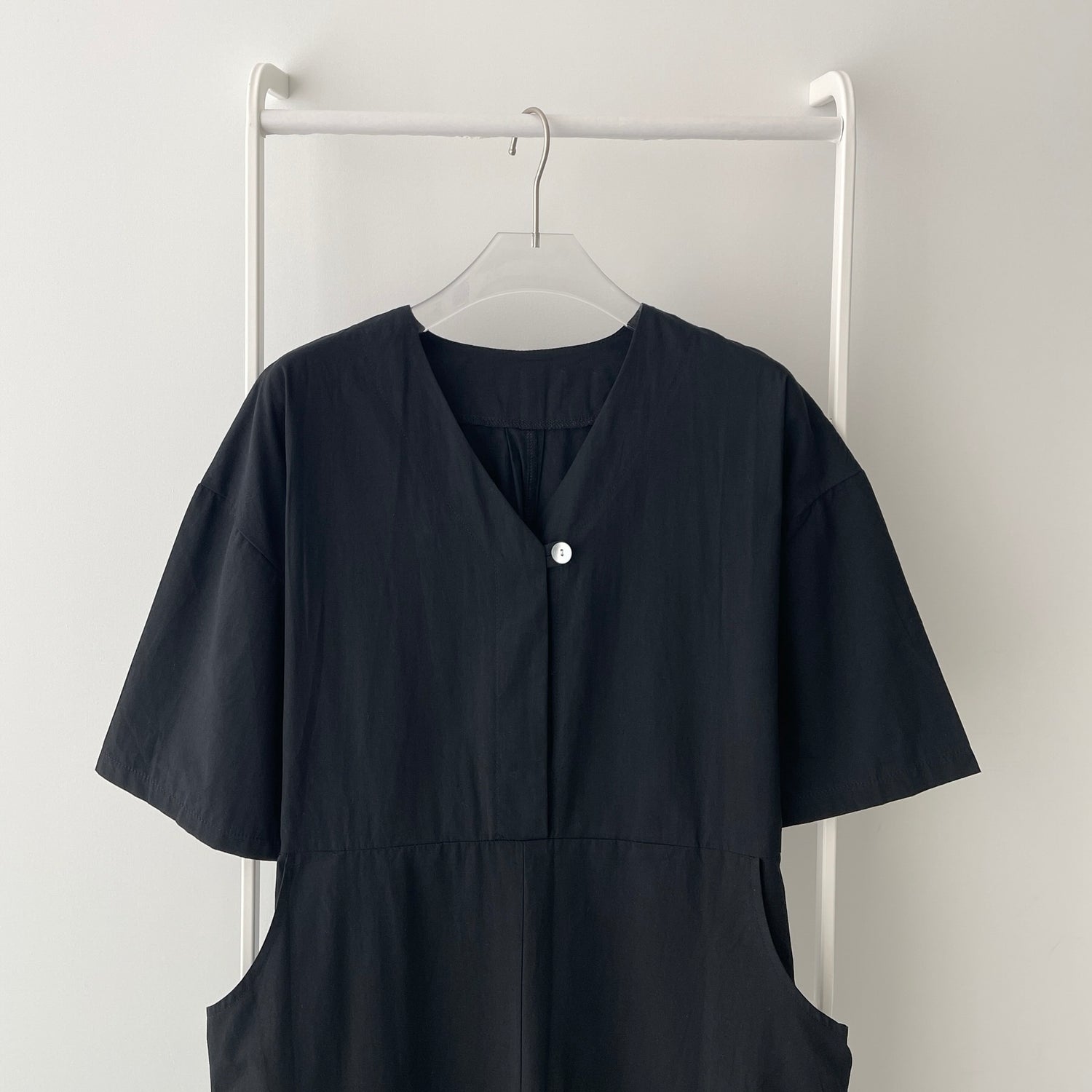 【SAMPLE】vneck all-in-one / black