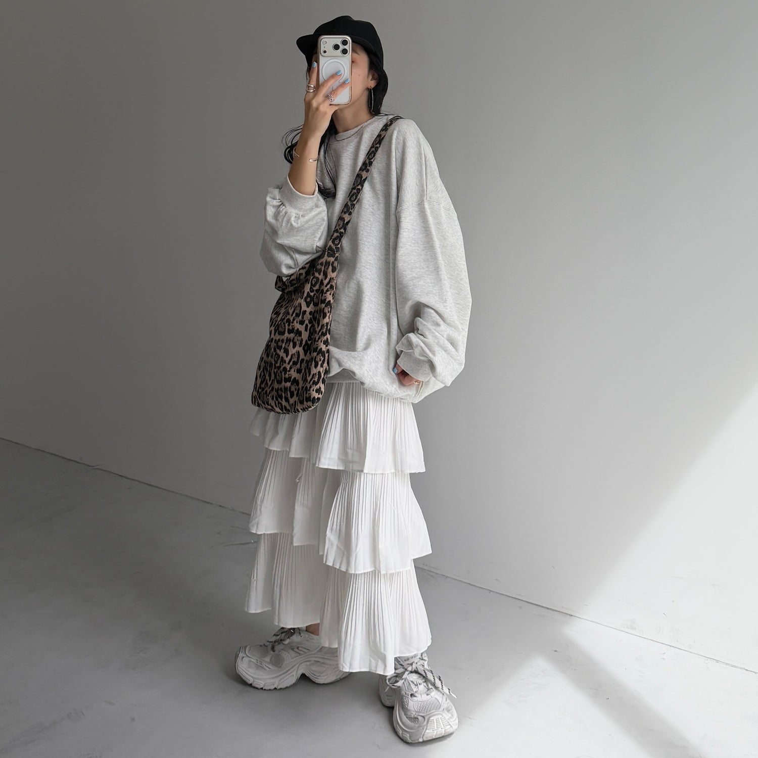 URAKE OSUMITSUKI sweat / oatmeal