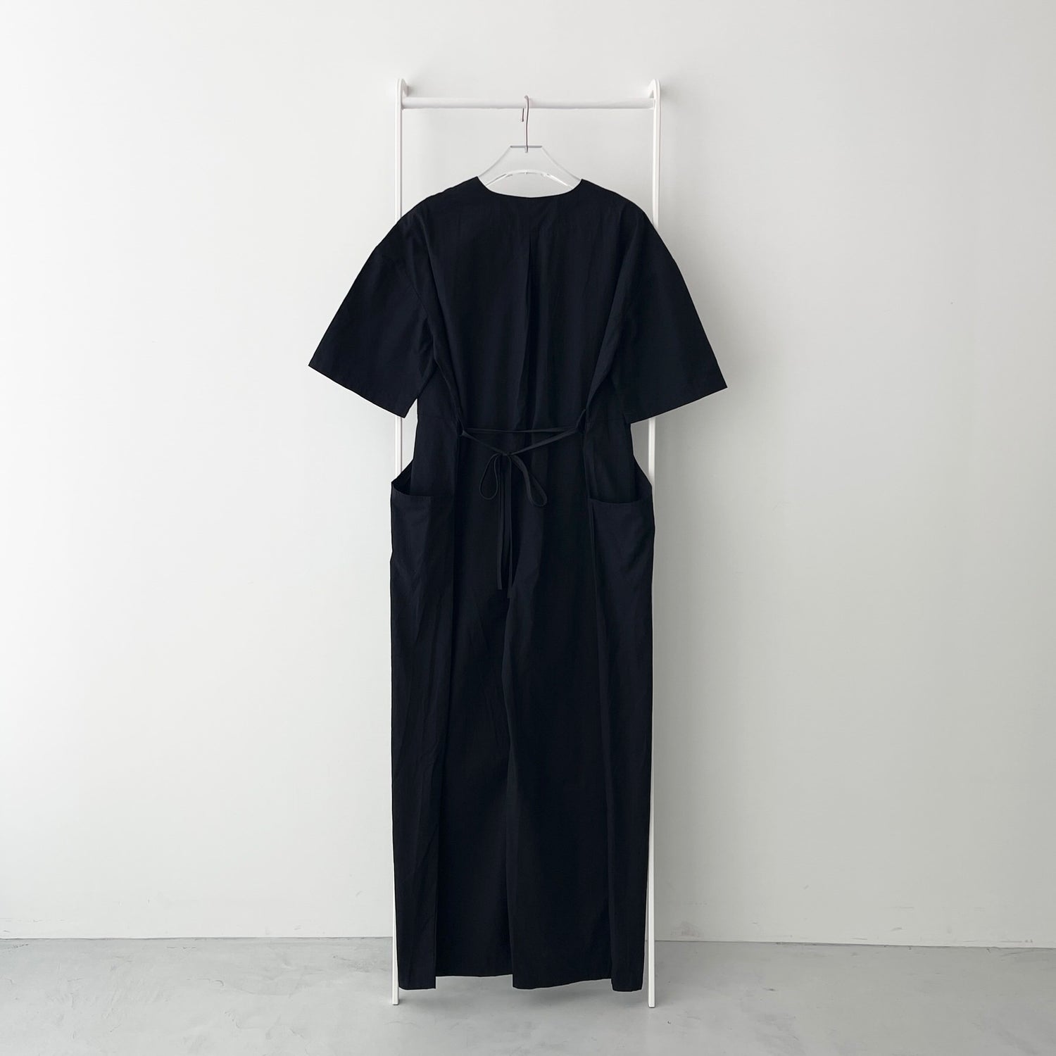 【SAMPLE】vneck all-in-one / black