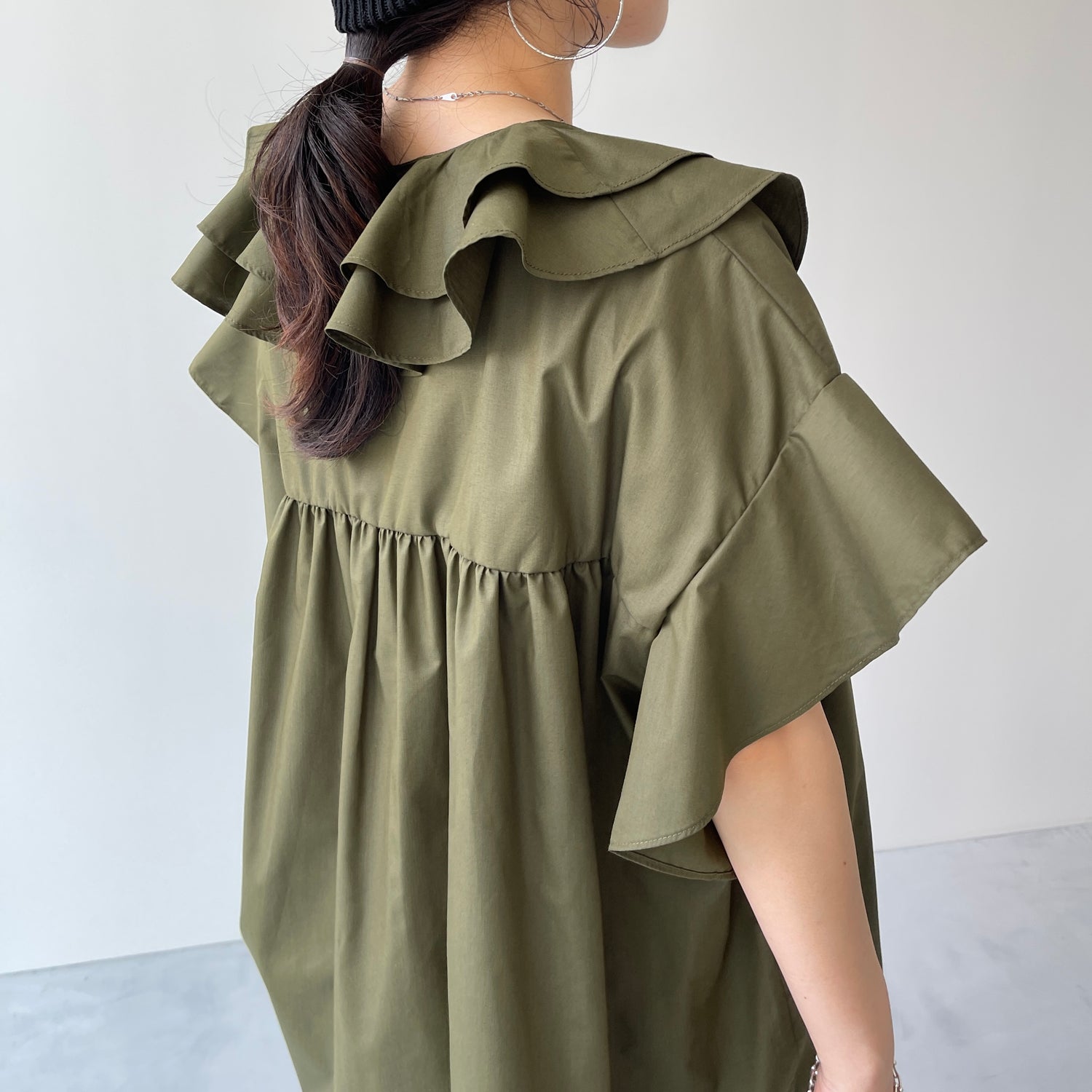 big collar frill half blouse / khaki