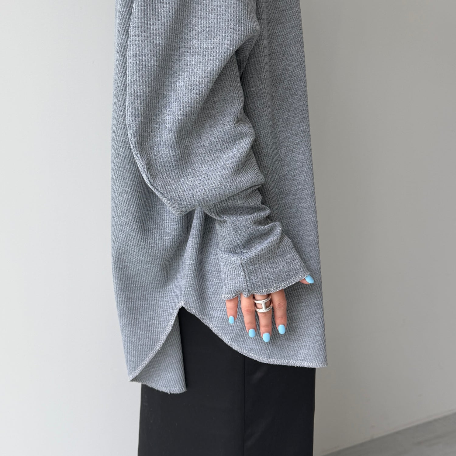WAFFLE NAGASODE CHIRARISM / gray