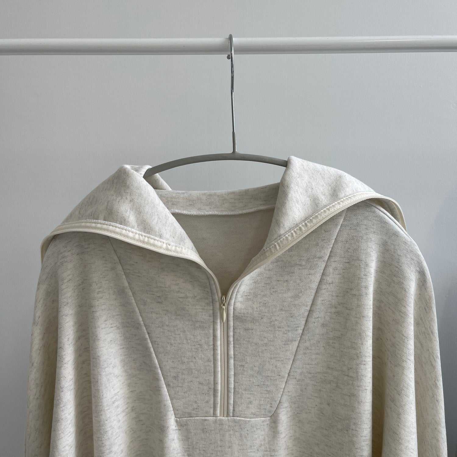 【SAMPLE】high neck half zip up one piece / ivory