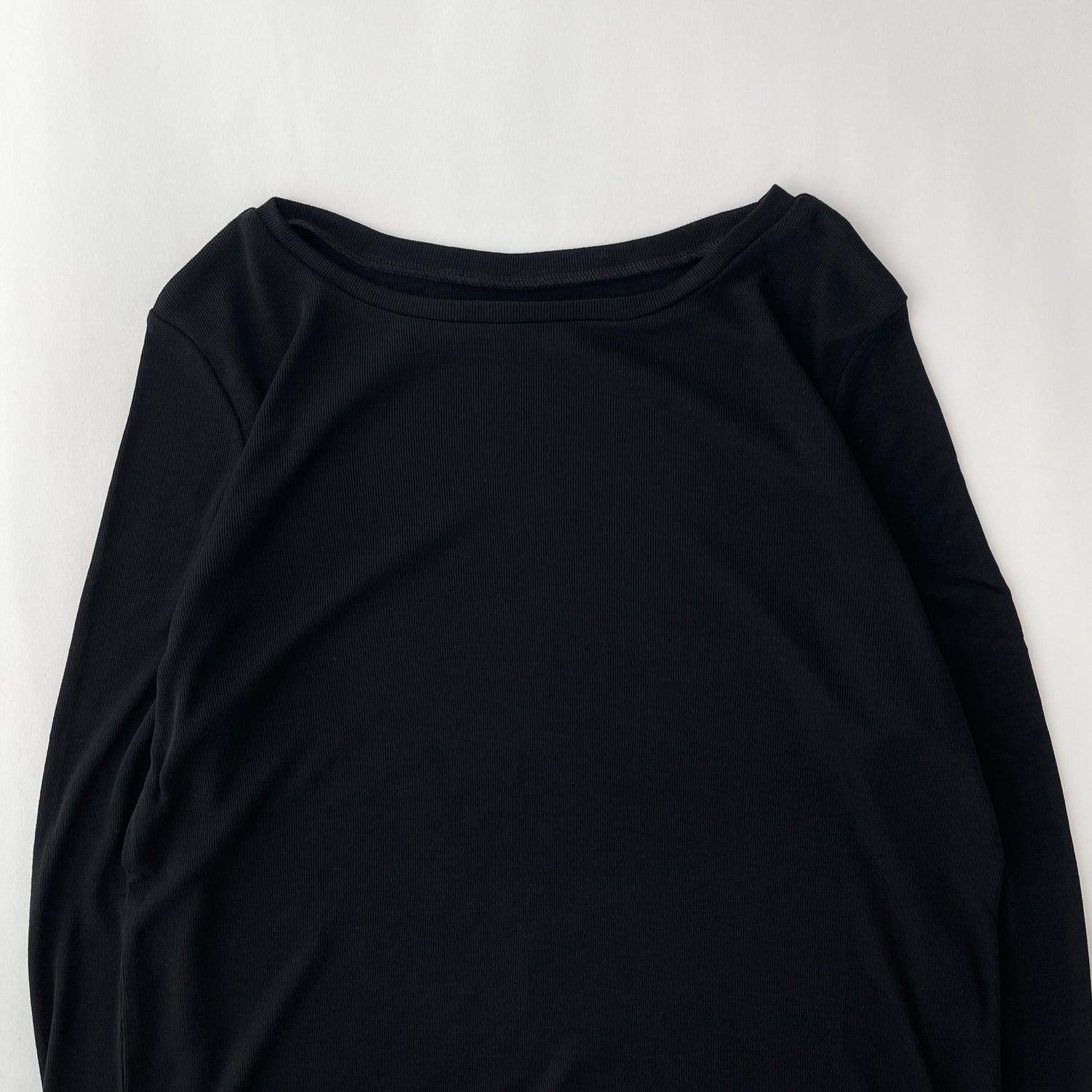 KASANE sheer tee / black