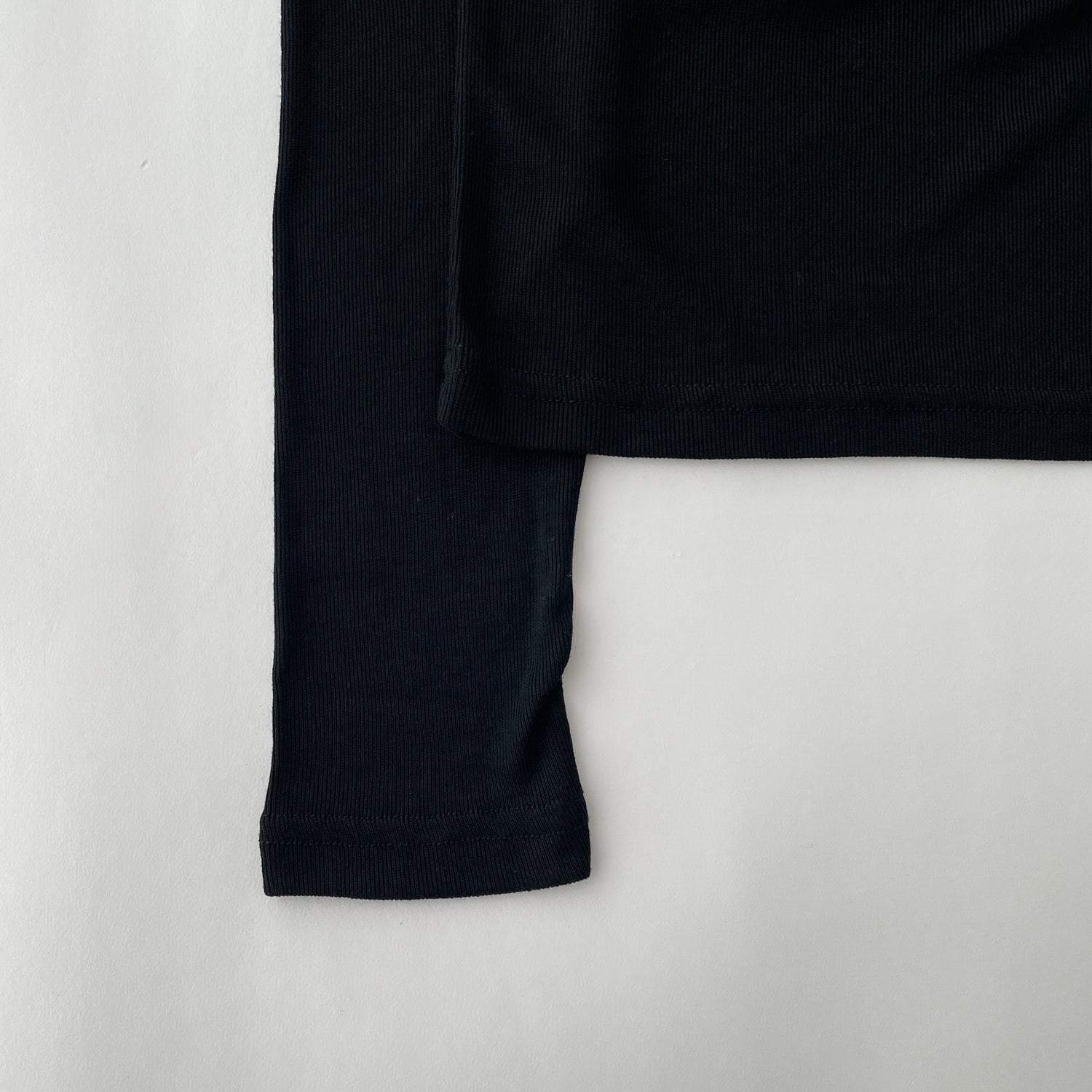 KASANE sheer tee / black