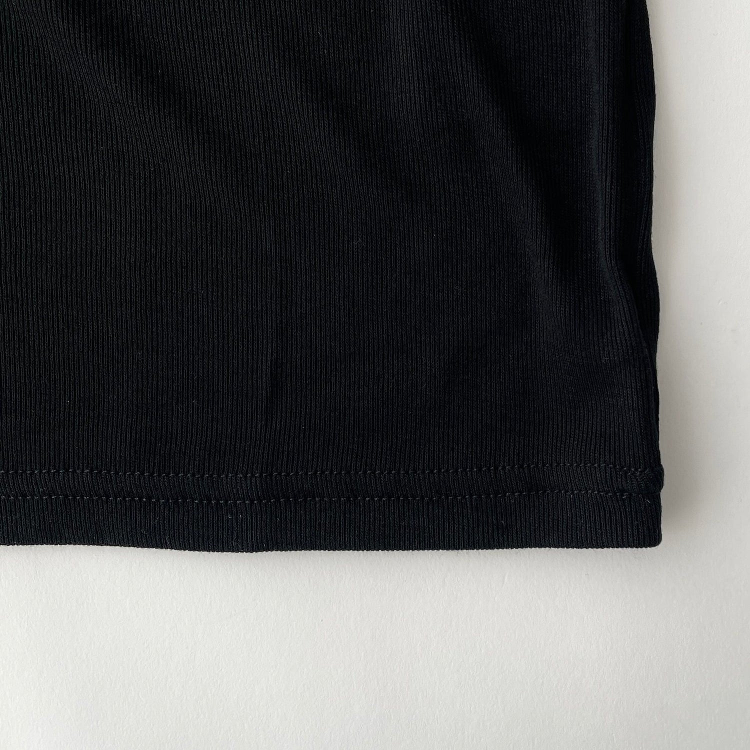 KASANE sheer tee / black