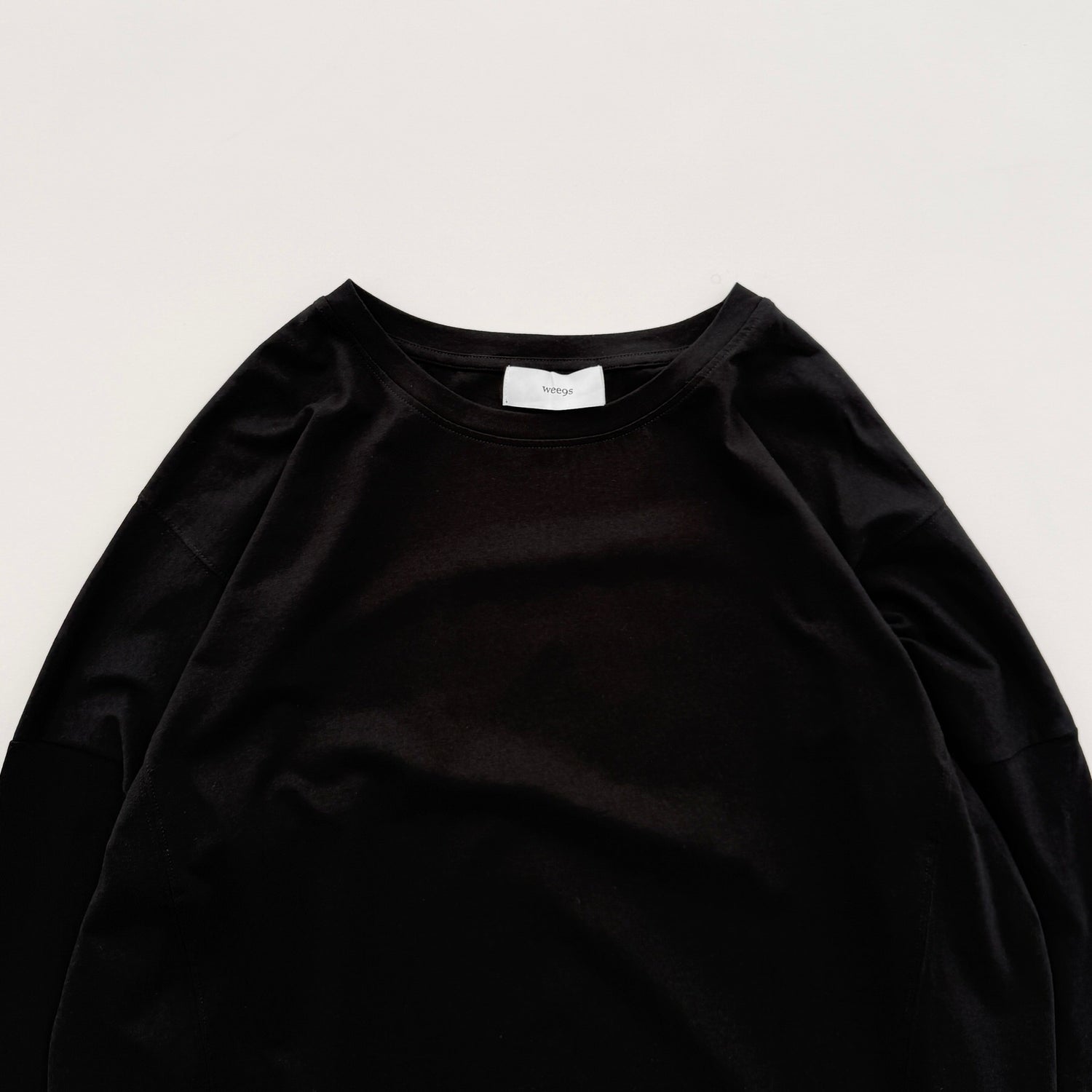 【SAMPLE】drop shoulder front slit tee / black