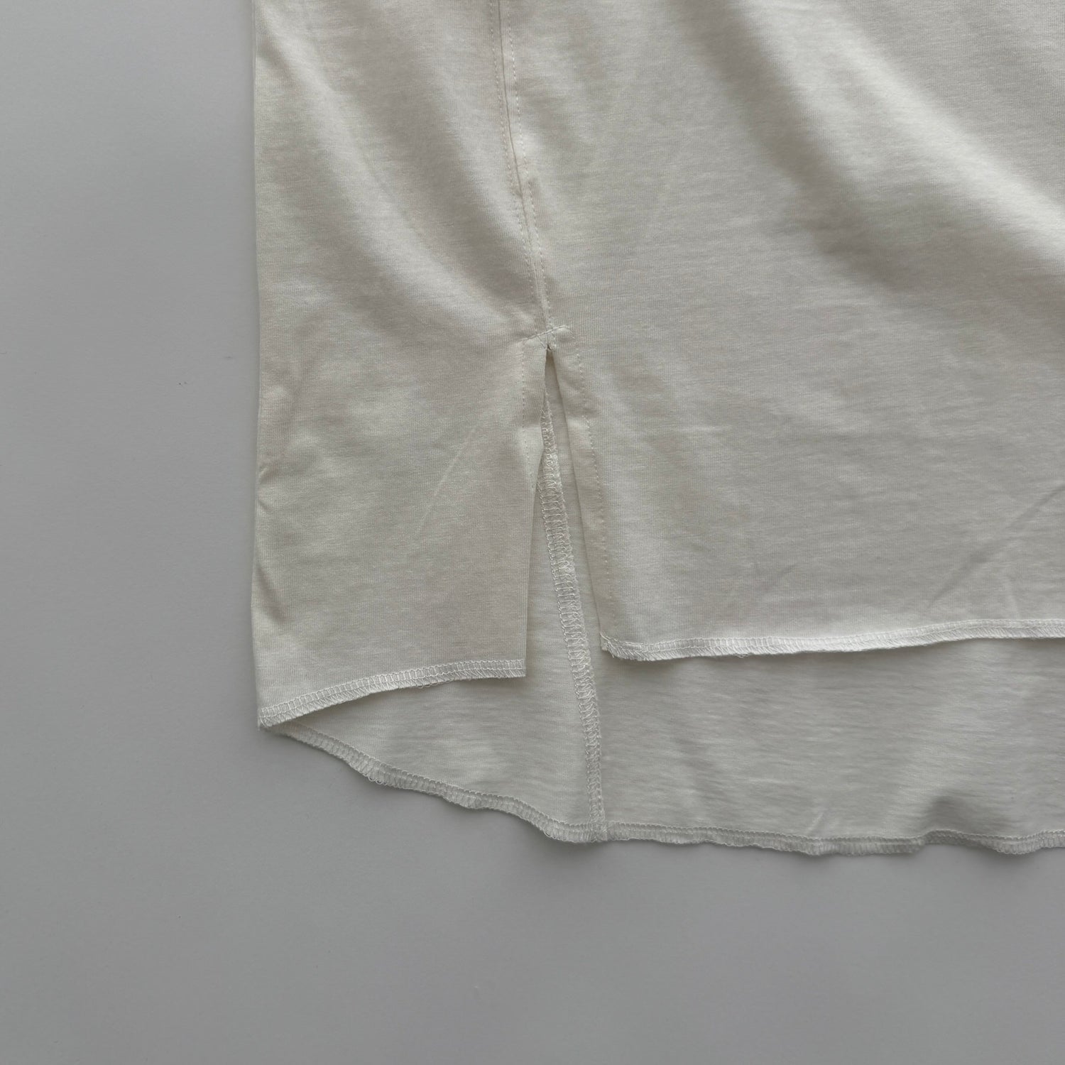 【SAMPLE】drop shoulder front slit tee / ivory