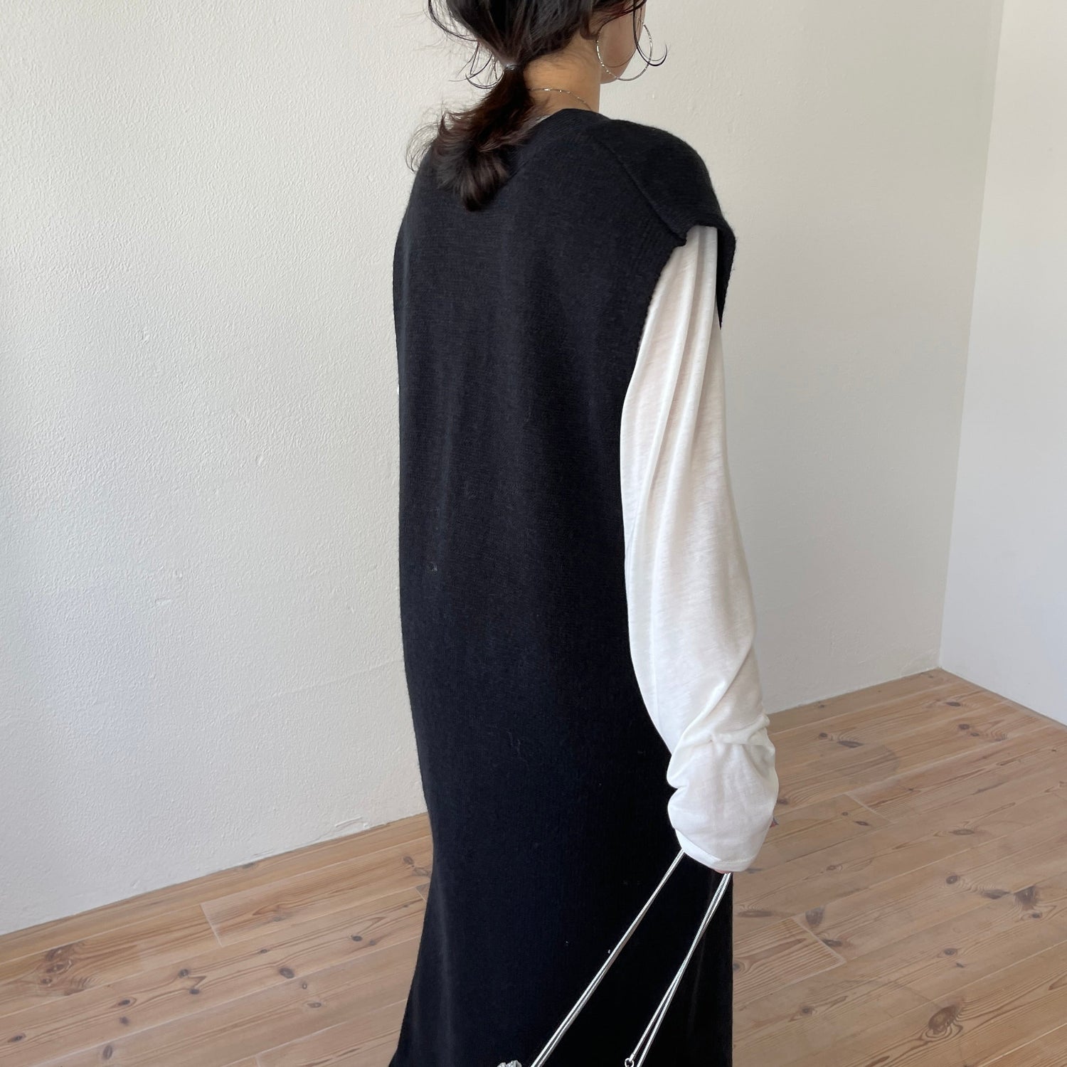 【SAMPLE】v neck knit vest one piece / black