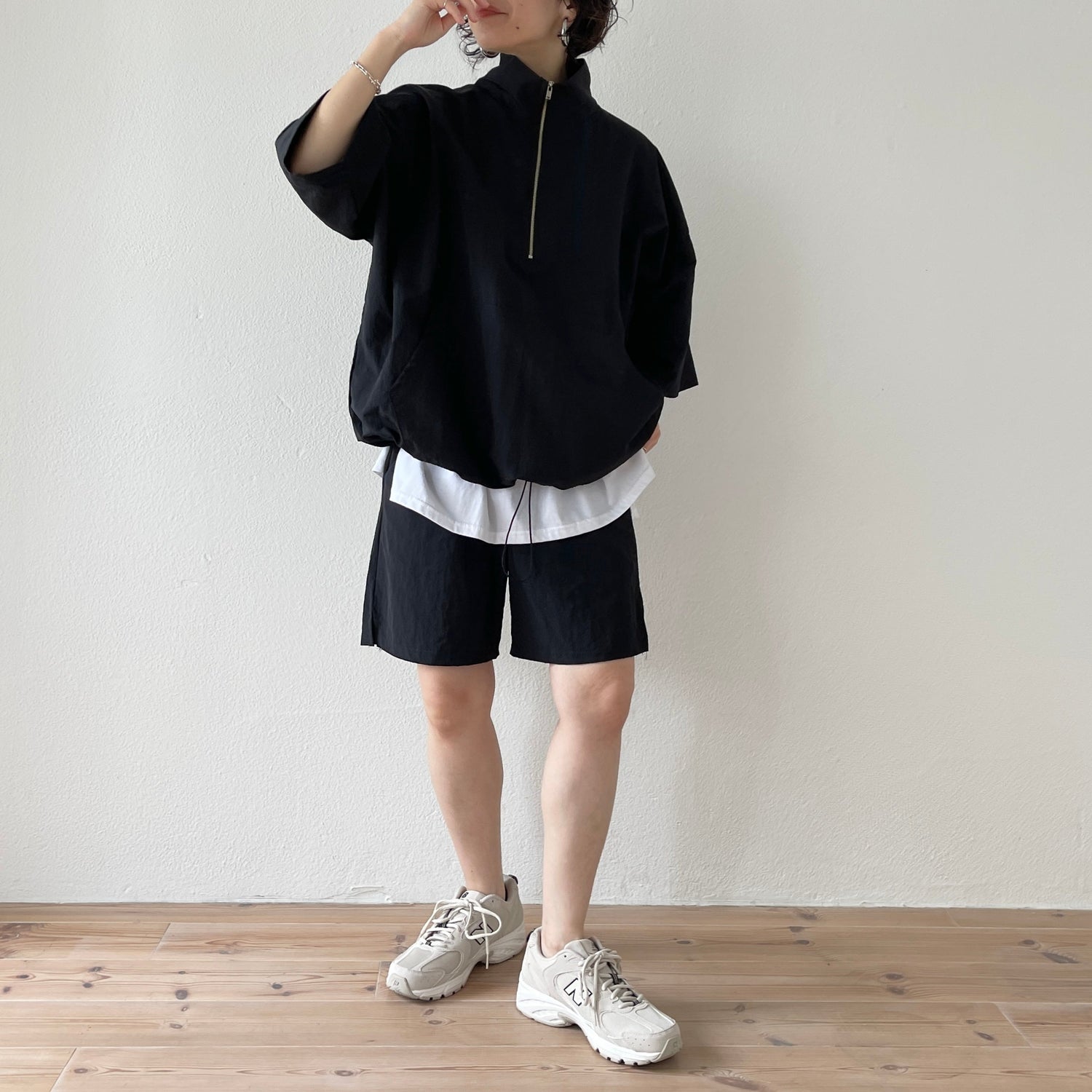 【SAMPLE】over size half zip nylon po / black